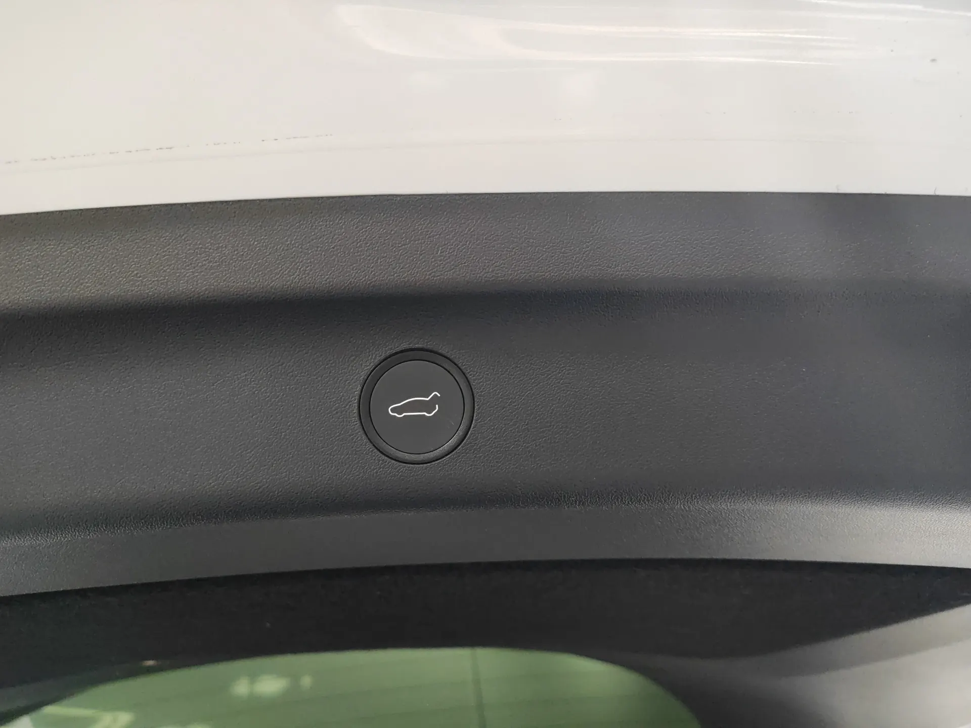 Tesla Model Y, 2024 16