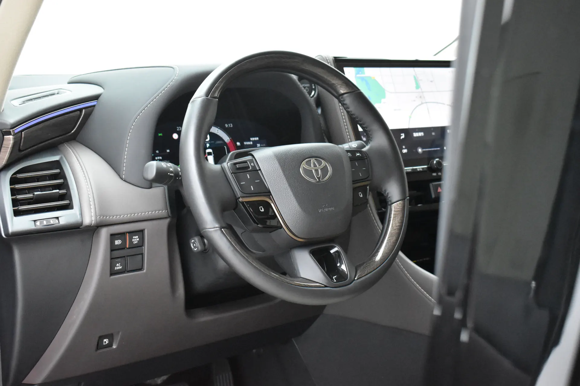 Toyota Alphard, 2024 10