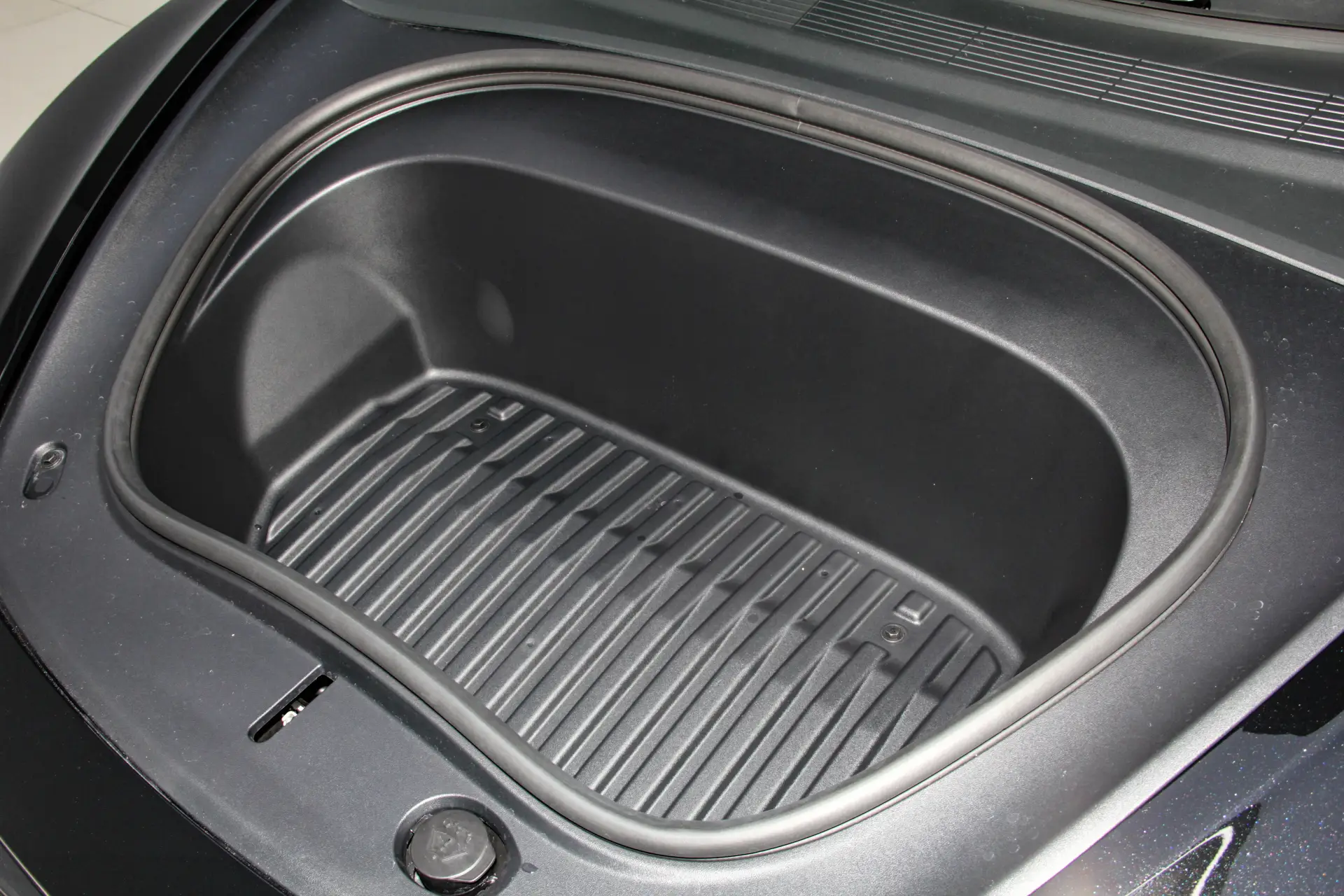 Tesla Model 3, 2026 10