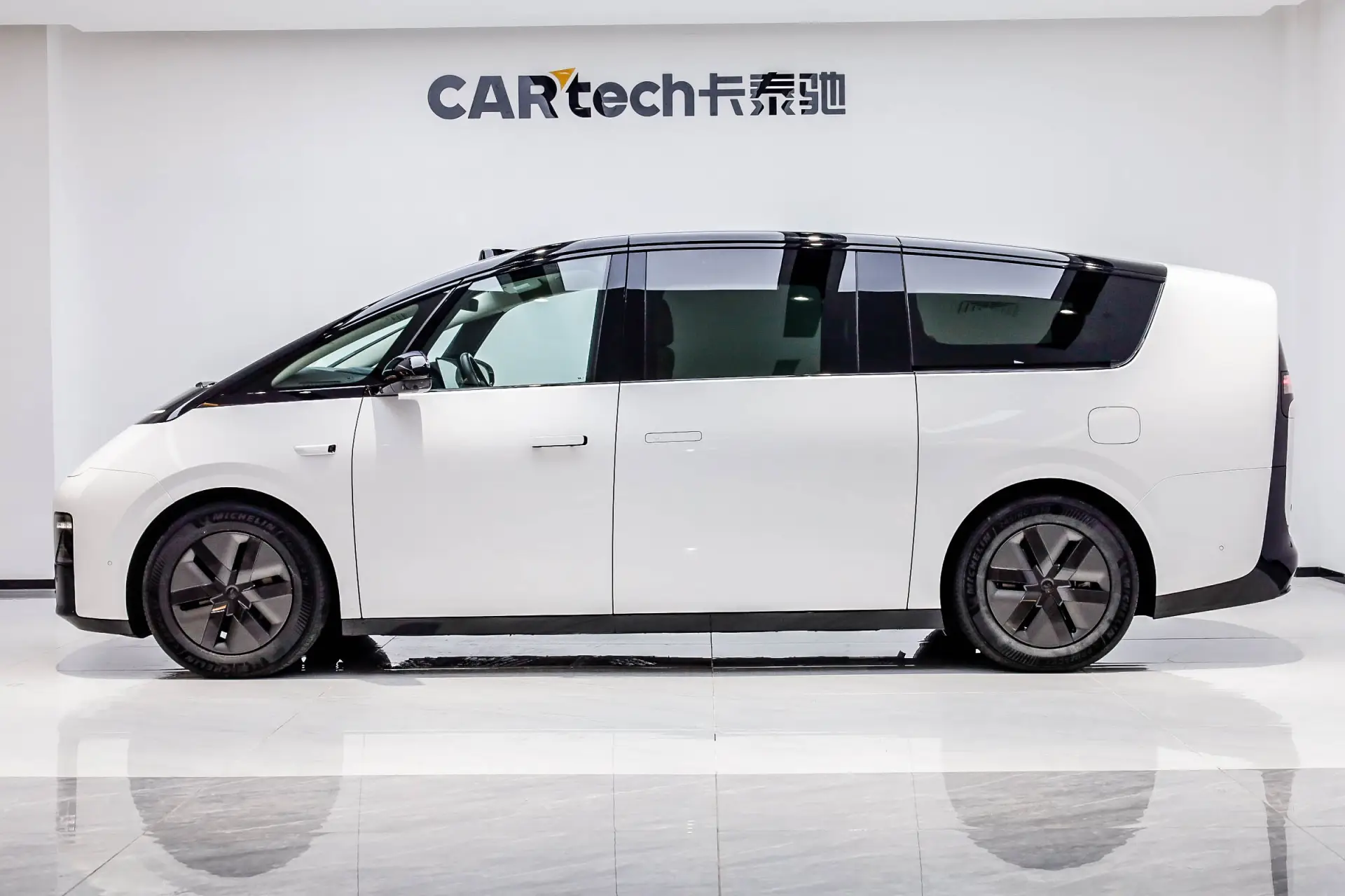 Li Auto MEGA, 2024 все фото