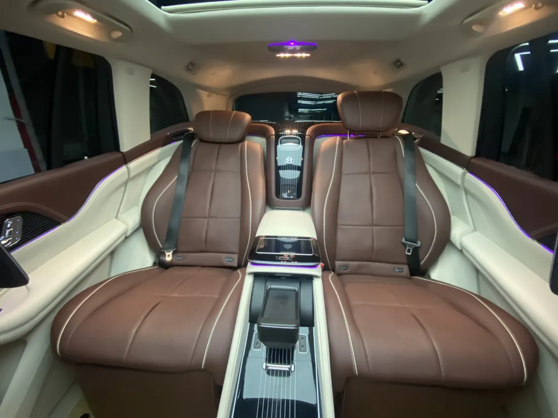 Mercedes-Benz GLS 450, 2023 29