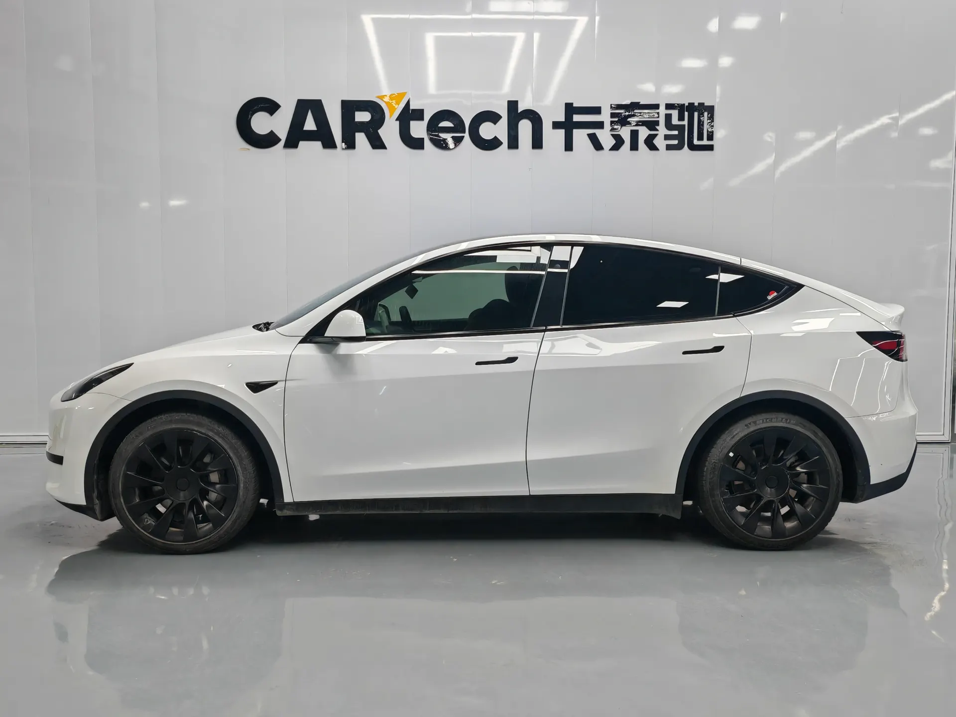 Tesla Model Y, 2024 7
