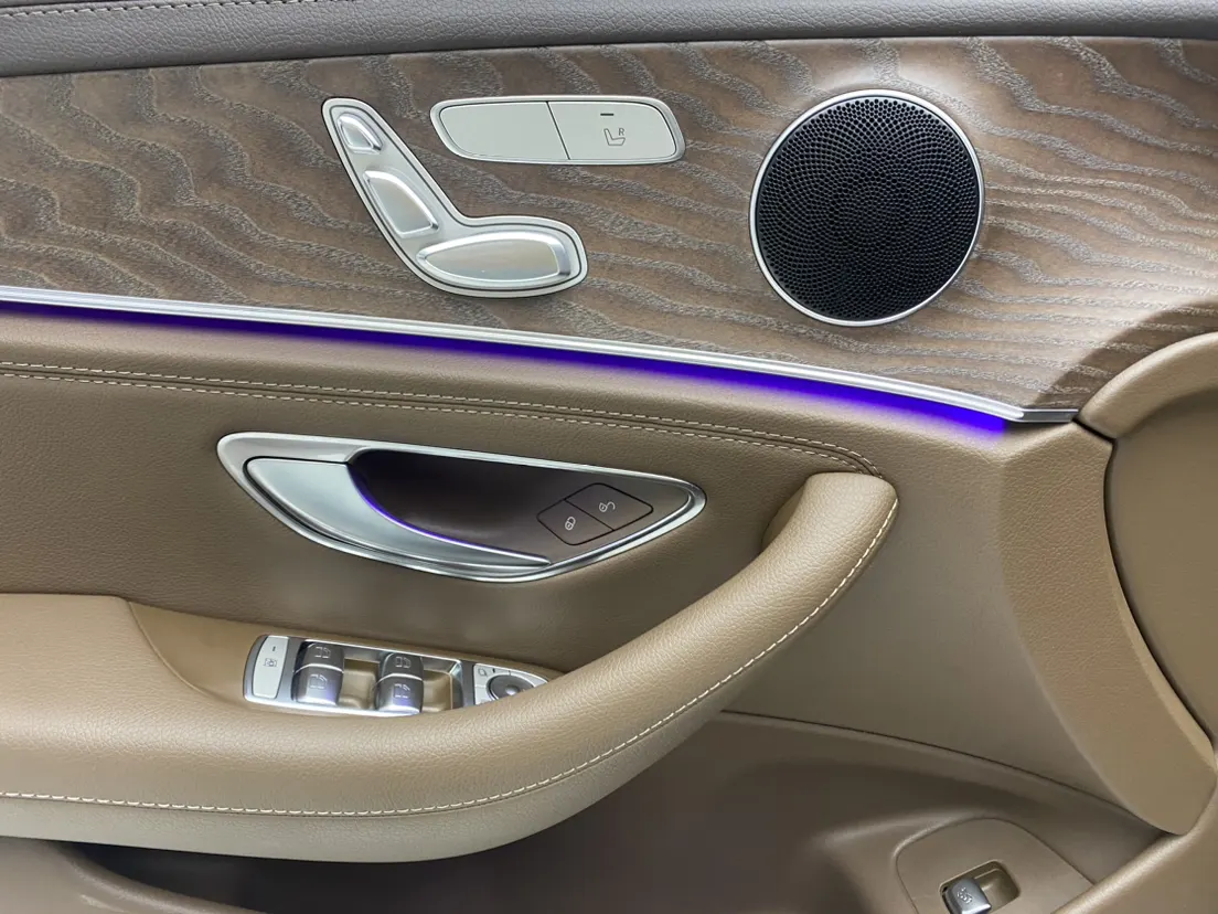 Mercedes-Benz E 260 L, 2023 25