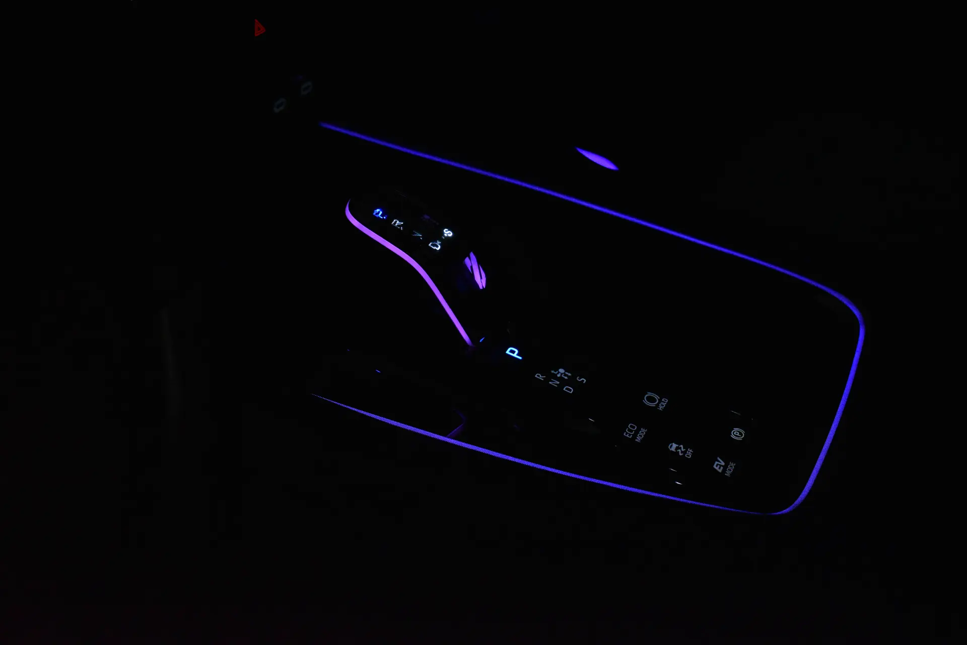 Toyota Alphard, 2024 9