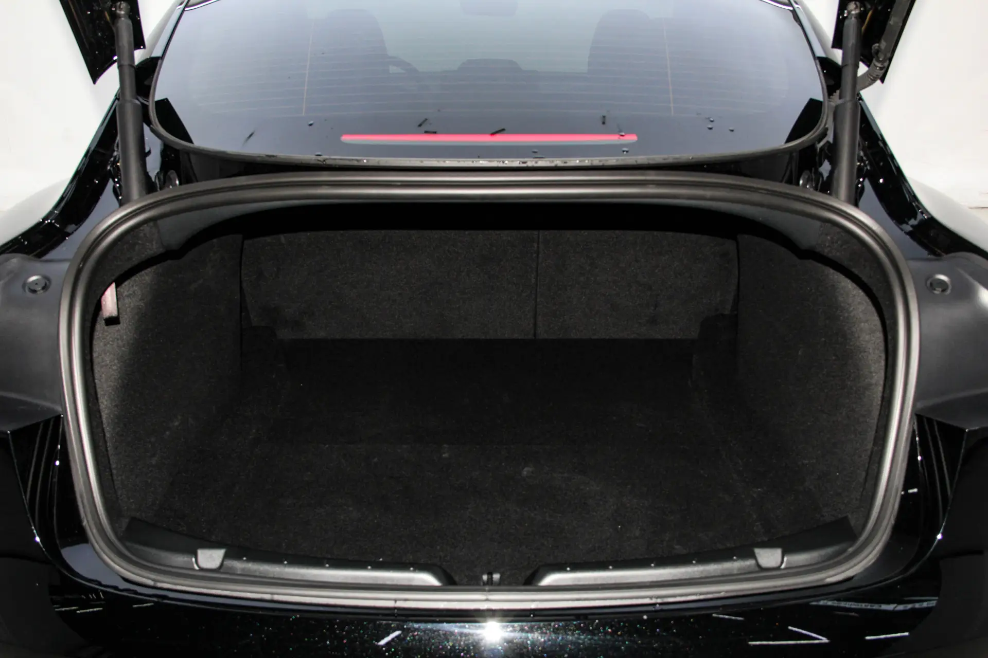 Tesla Model 3, 2026 13