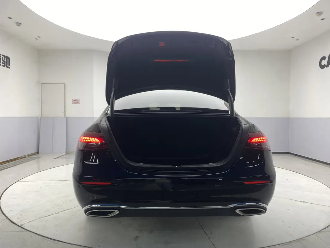 Mercedes-Benz E 260 L, 2023 13