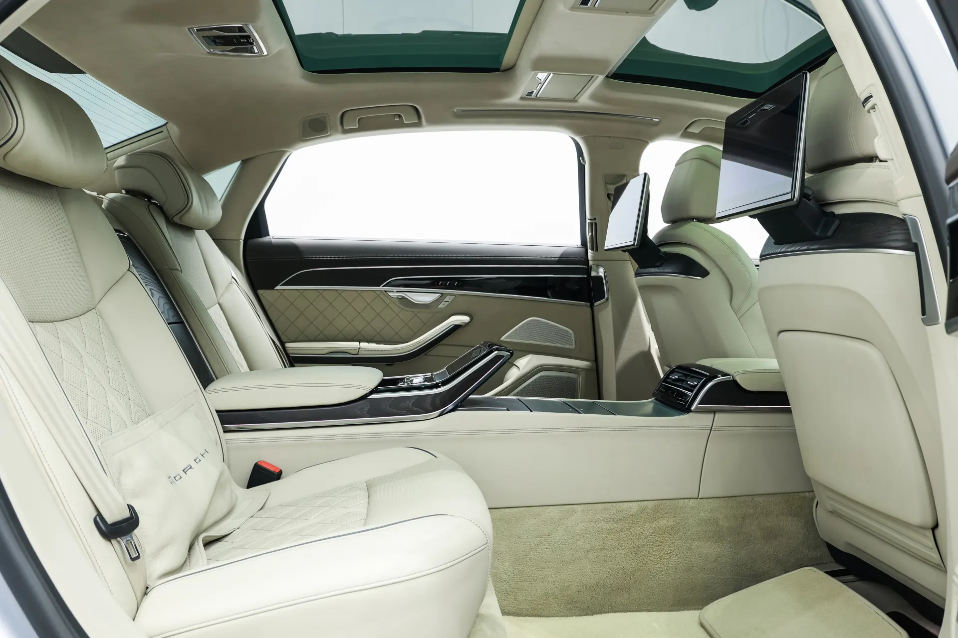 Audi A8L, 2023 24