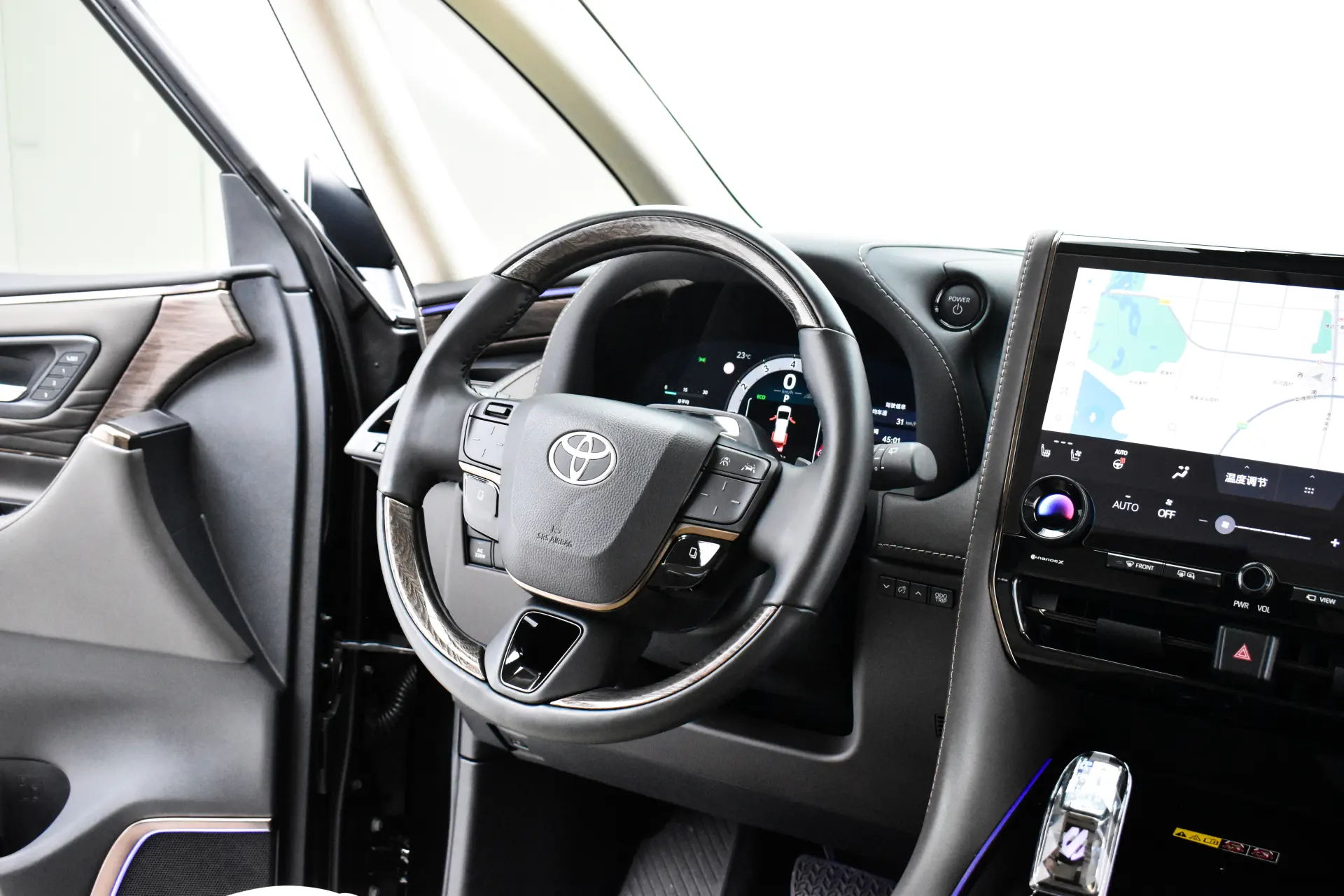 Toyota Alphard, 2024 16