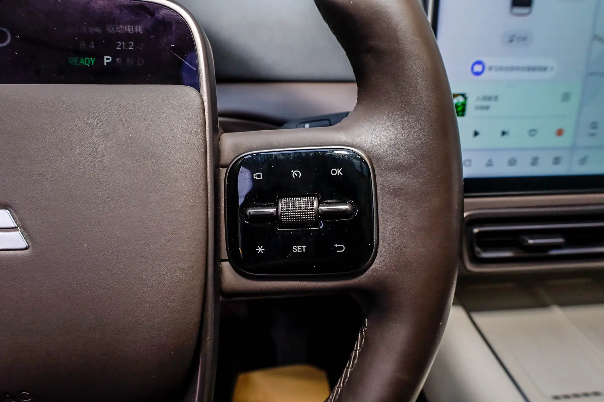 Li Auto MEGA, 2024 27