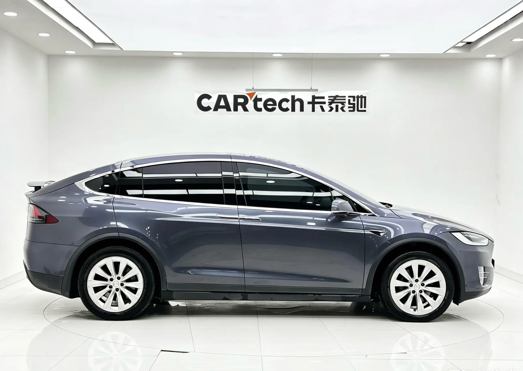 Tesla Model X, 2020 4