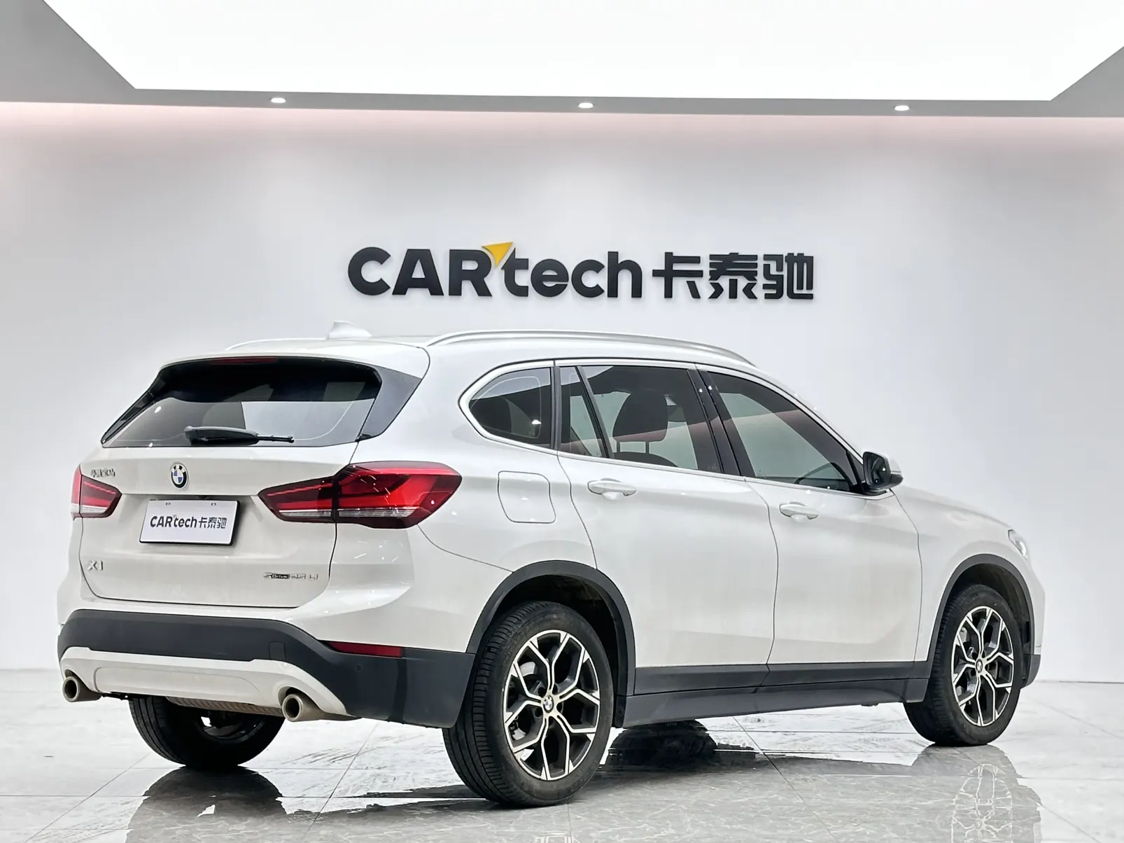 BMW X1, 2023 все фото