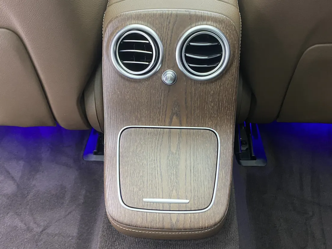 Mercedes-Benz E 260 L, 2023 27