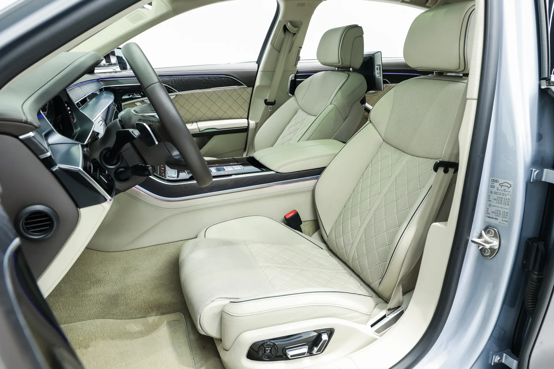 Audi A8L, 2023 18