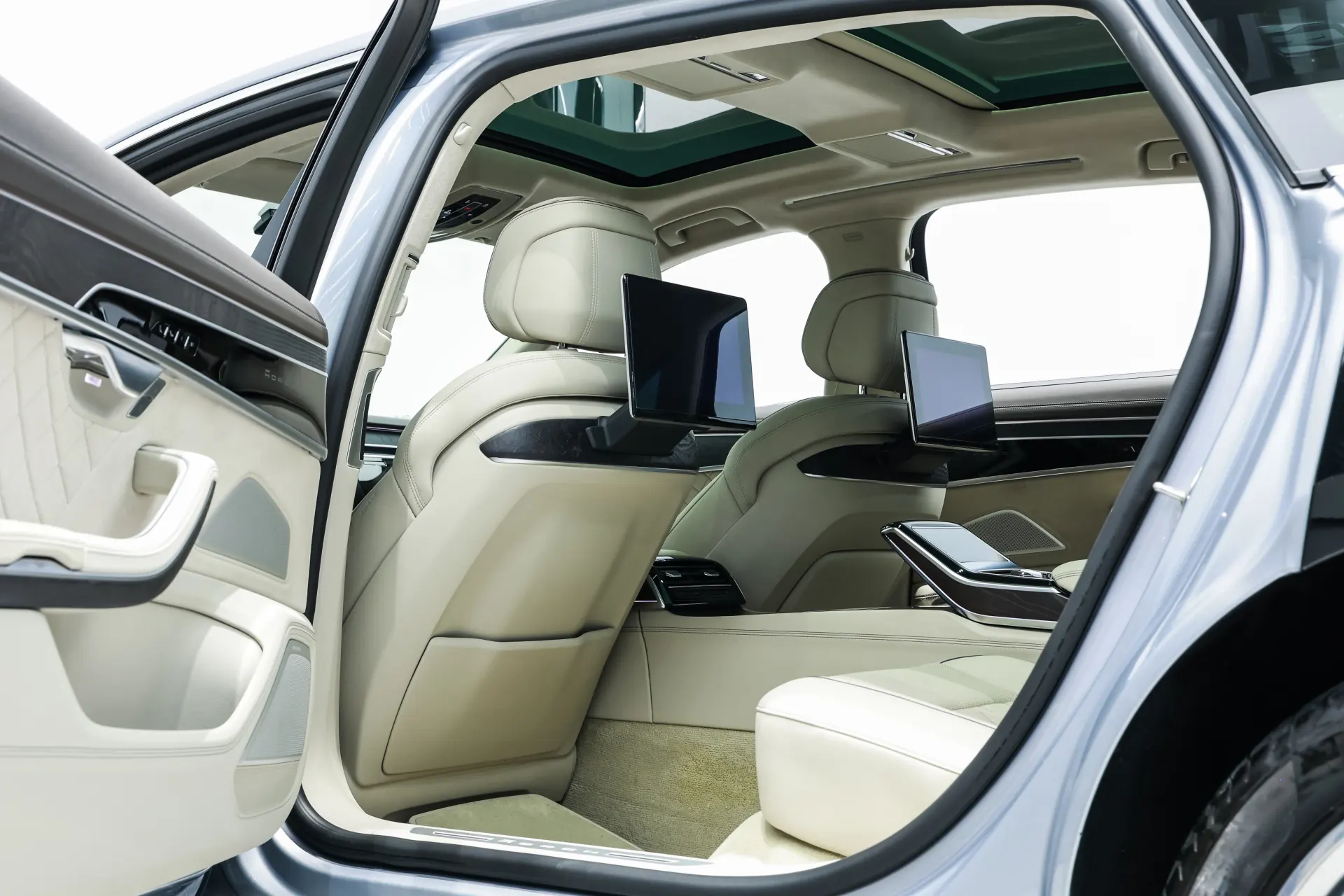 Audi A8L, 2023 23