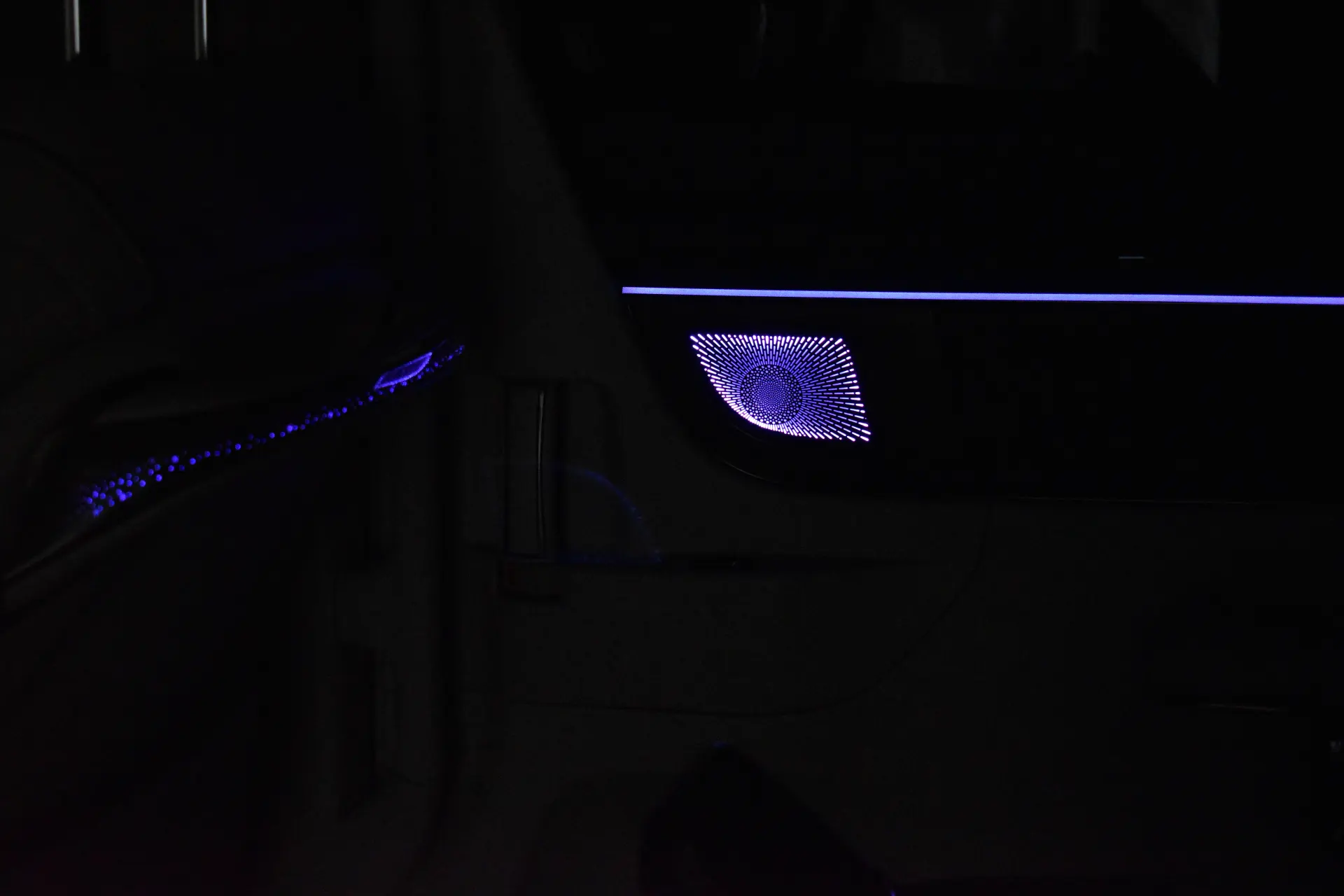 Toyota Alphard, 2024 7
