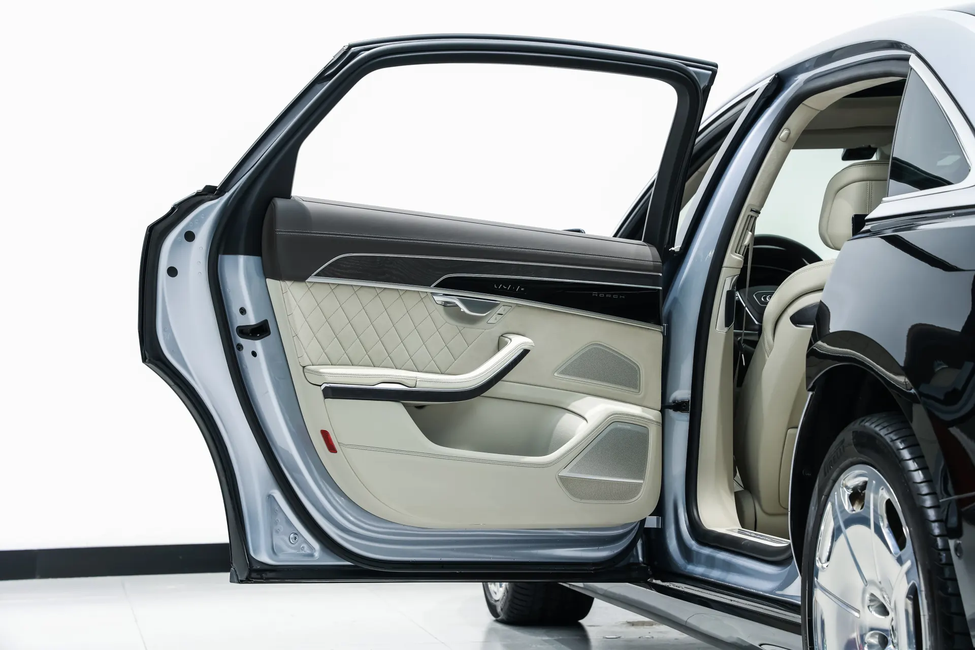 Audi A8L, 2023 26