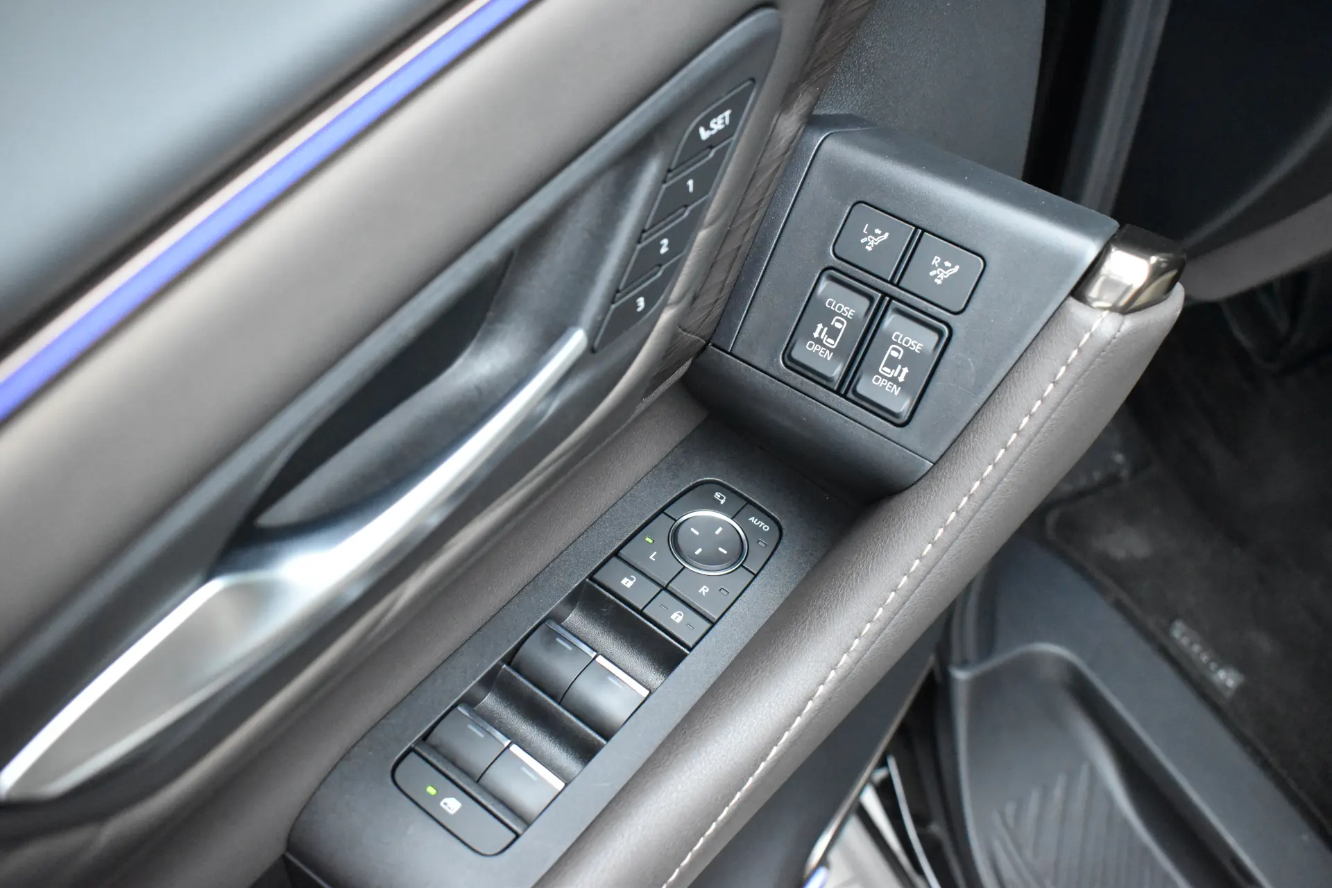 Toyota Alphard, 2024 15