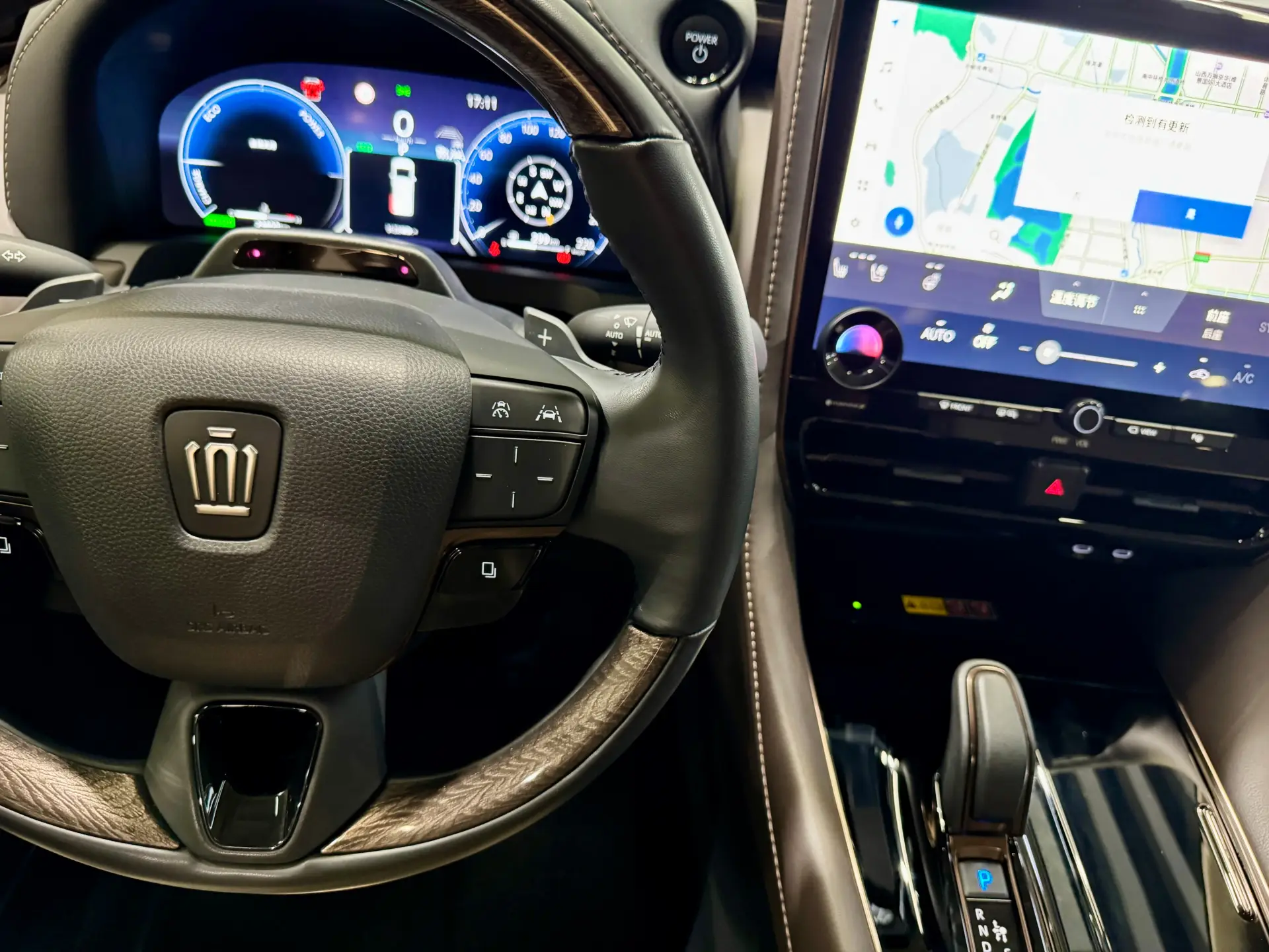 Toyota Vellfire, 2024 13