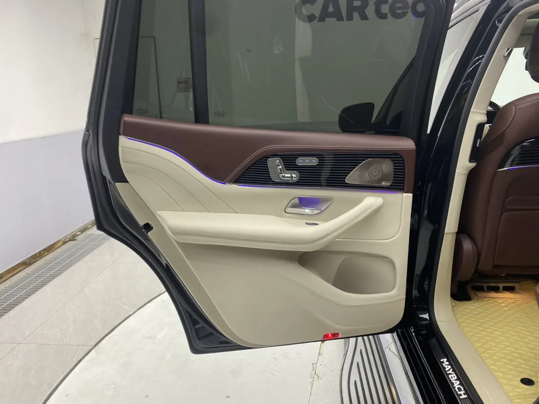 Mercedes-Benz GLS 450, 2023 27