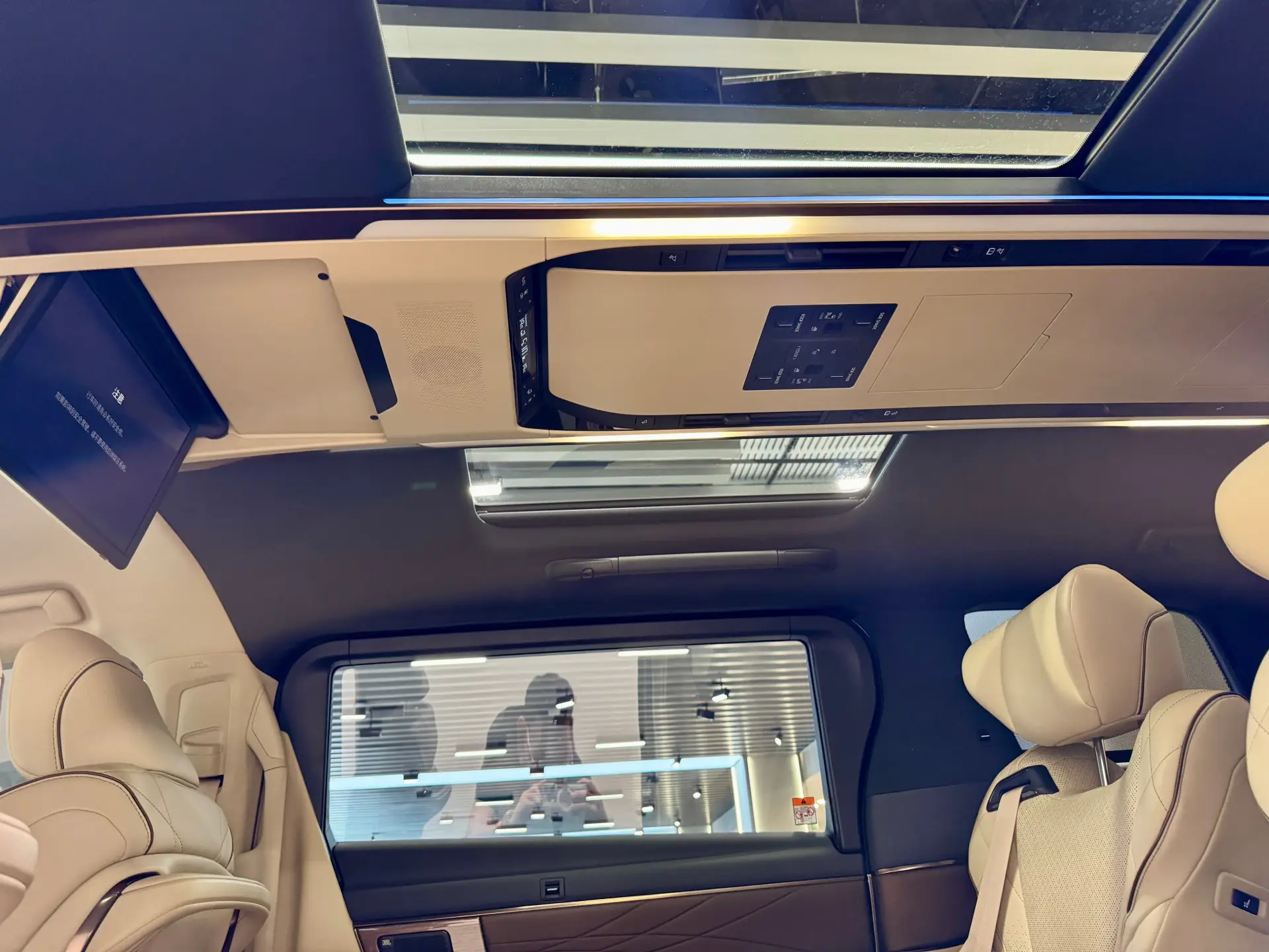 Toyota Vellfire, 2024 21