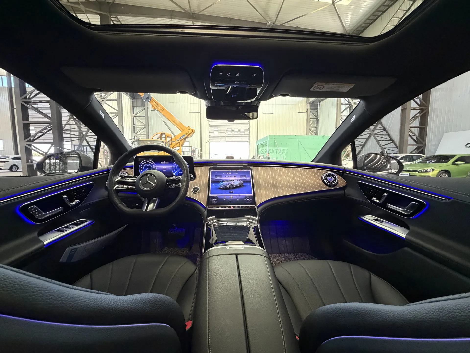 Mercedes-Benz EQE, 2023 8