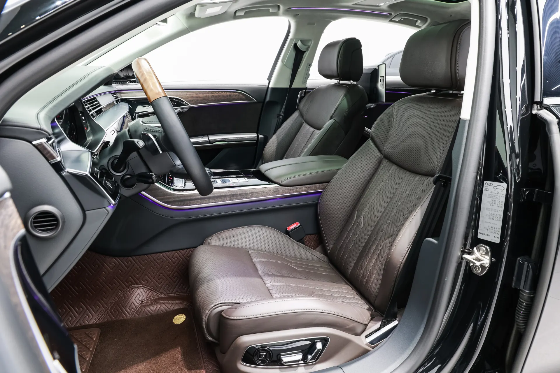 Audi A8L 60 TFSI, 2022 18