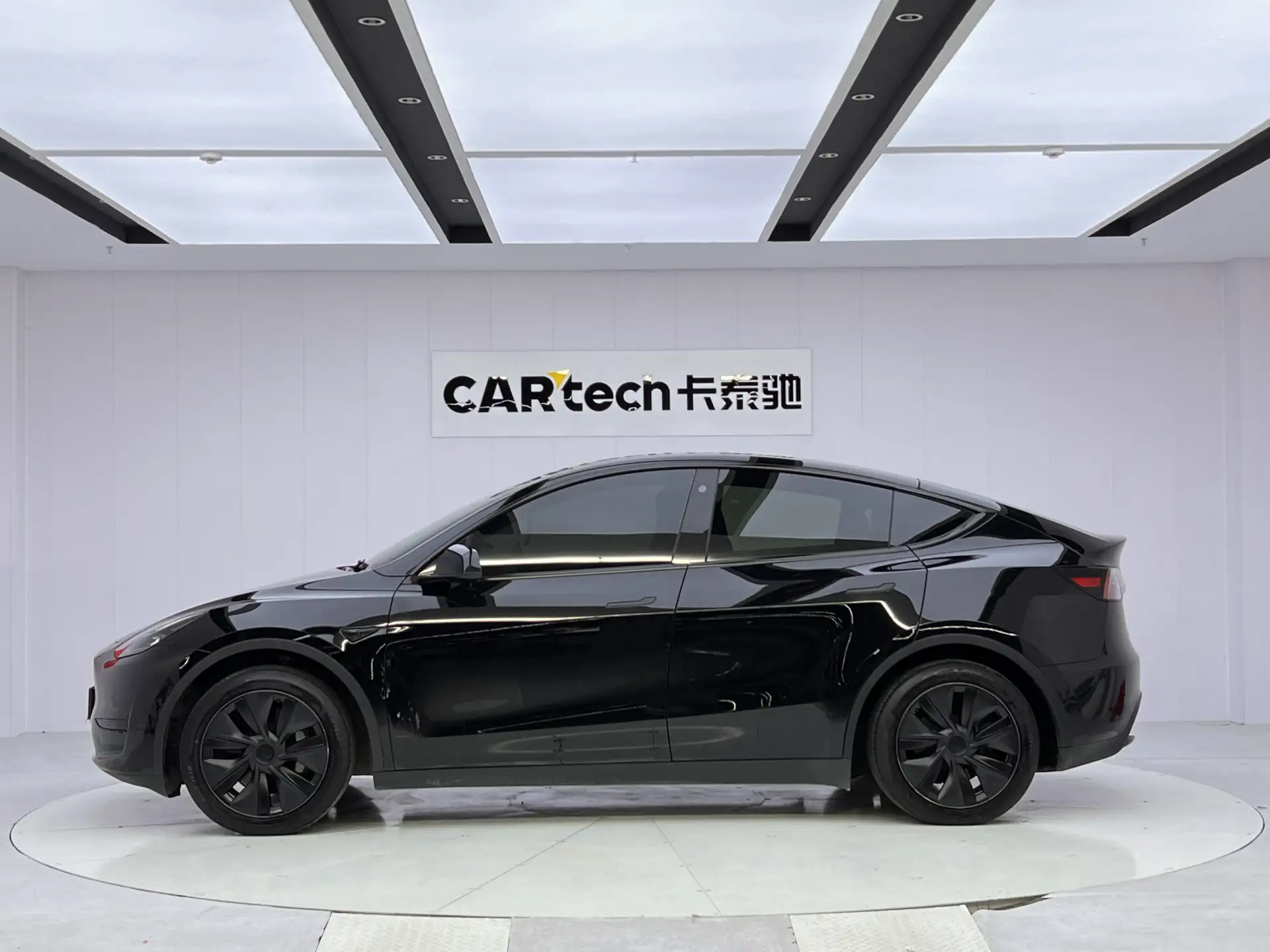 Tesla Model Y, 2023 8