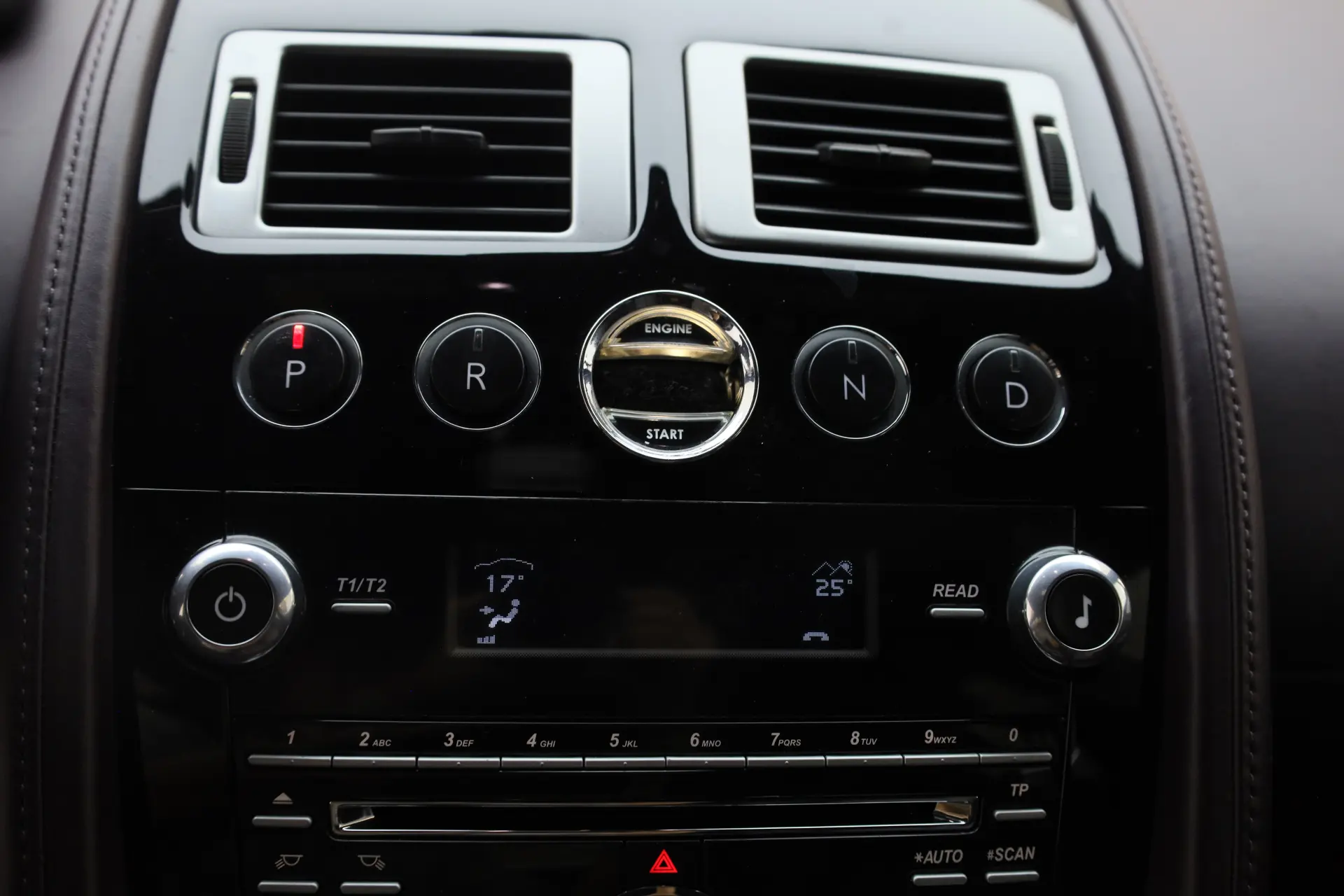 Aston Martin Rapide, 2013 20