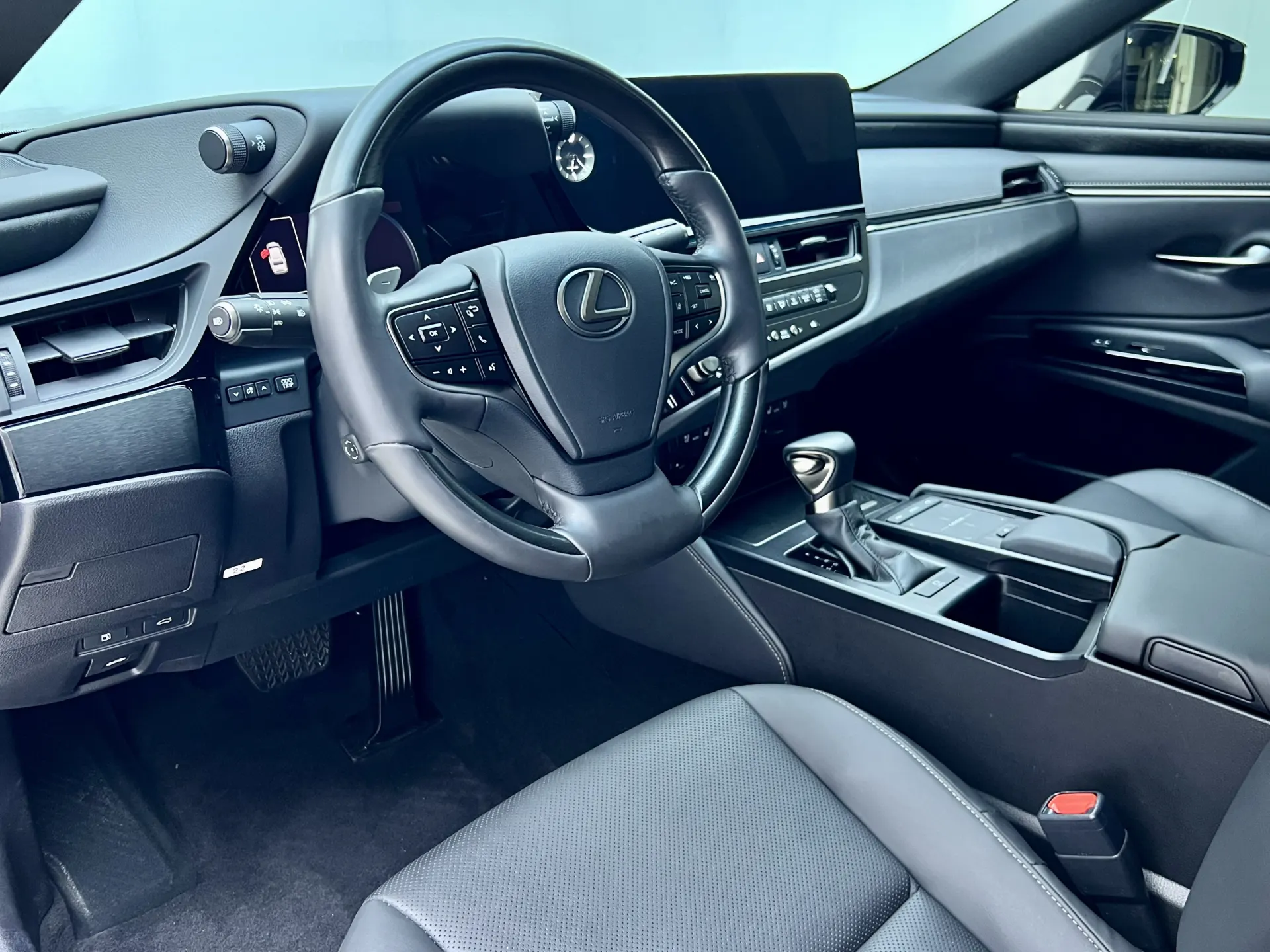 Lexus ES 250, 2023 25