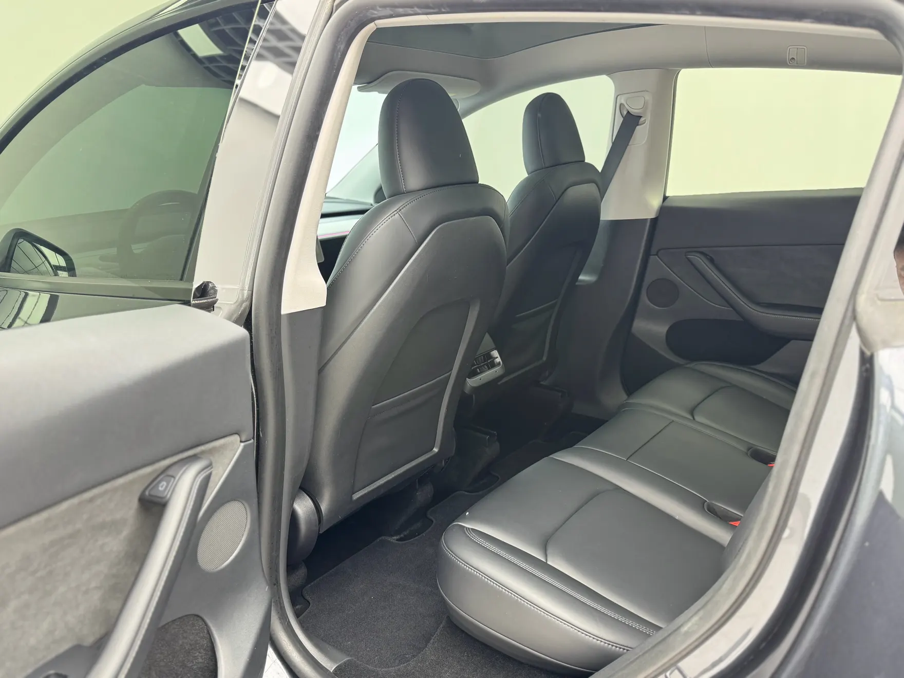 Tesla Model Y, 2024 10
