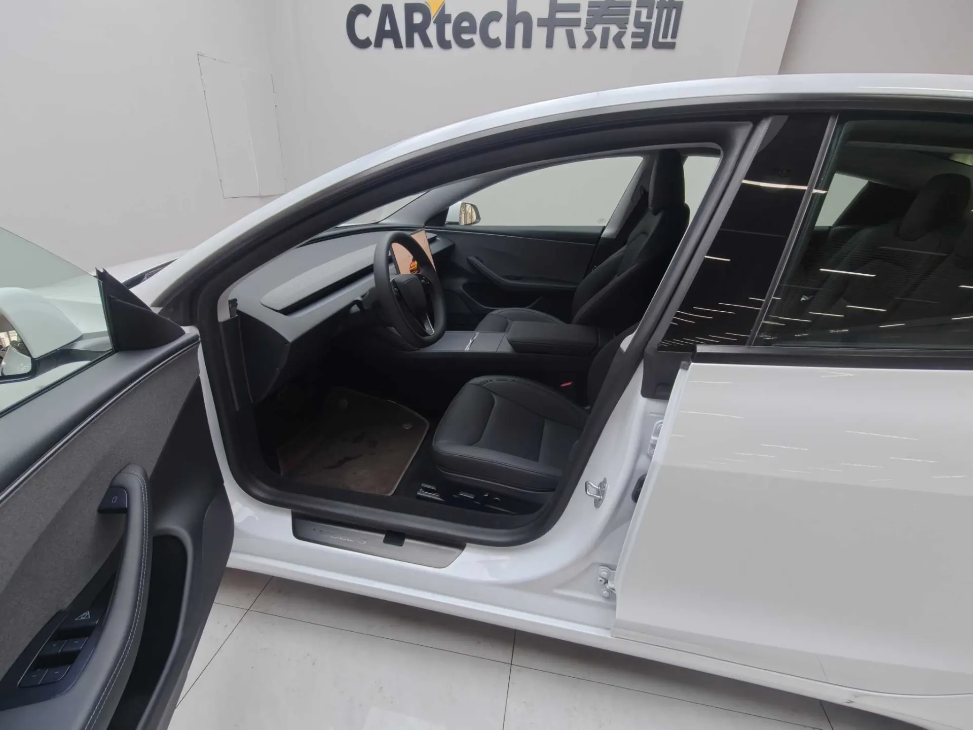 Tesla Model 3, 2025 16