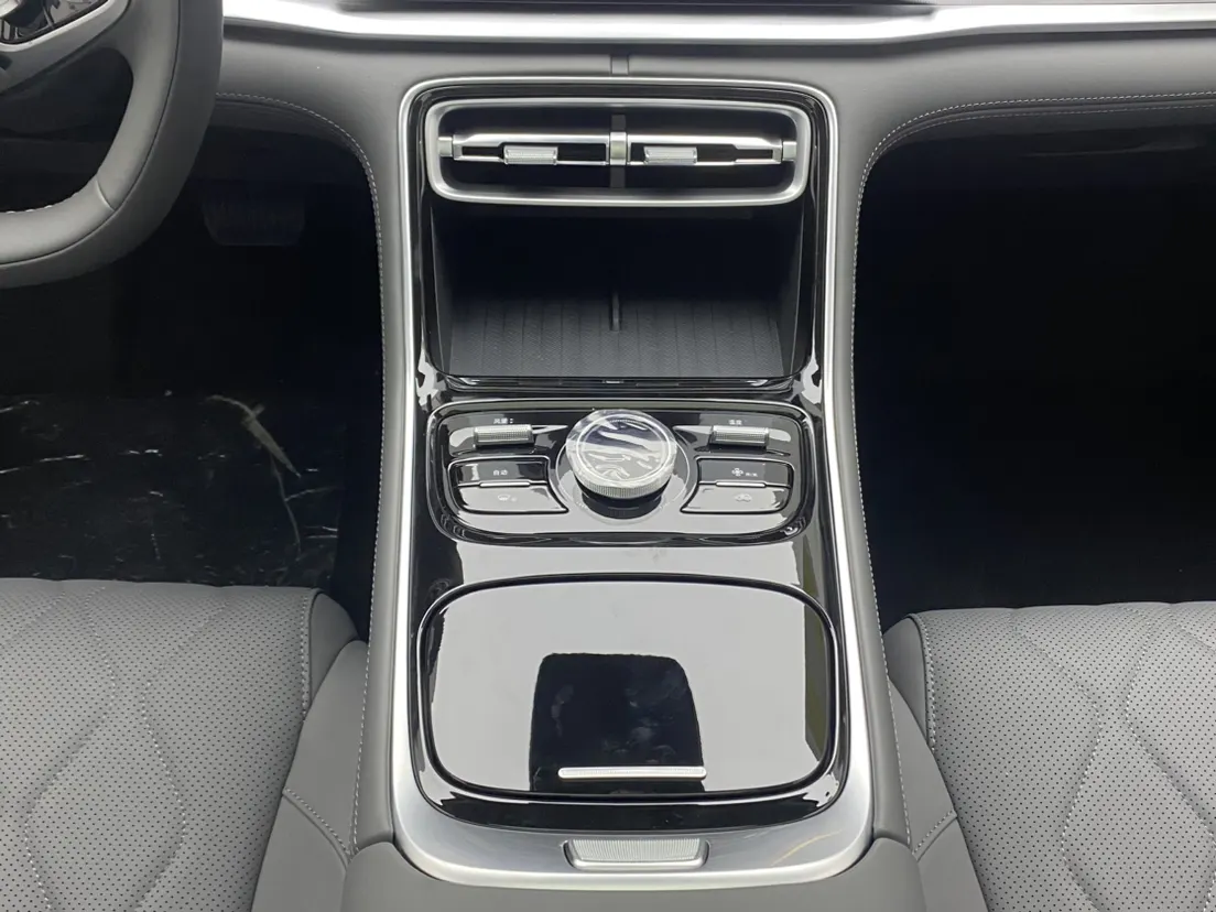 Geely Galaxy A7, 2026 22