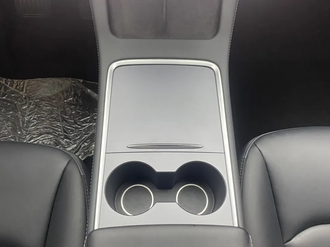 Tesla Model Y, 2023 21