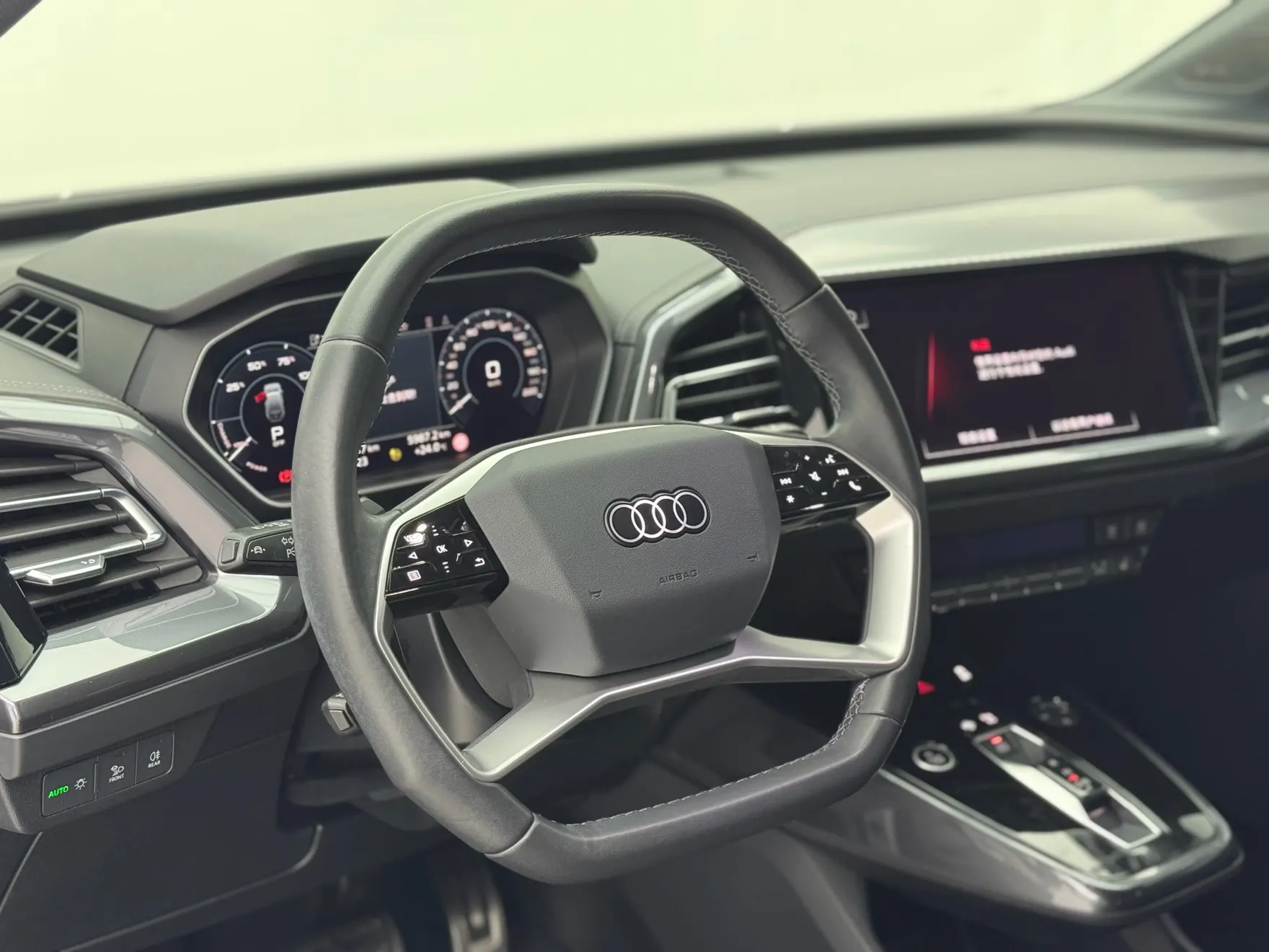 Audi Q4 e-tron, 2024 8