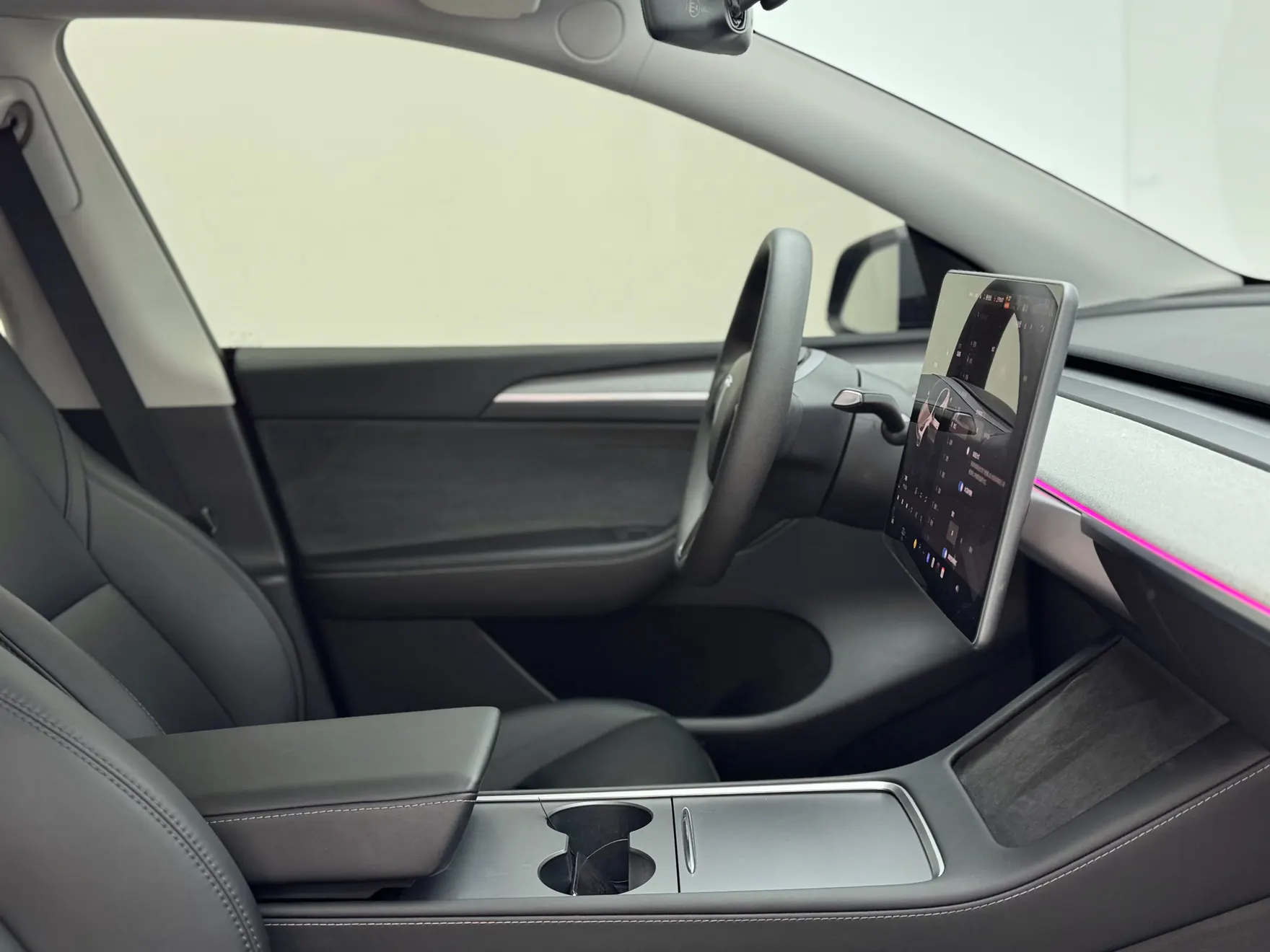 Tesla Model Y, 2024 22