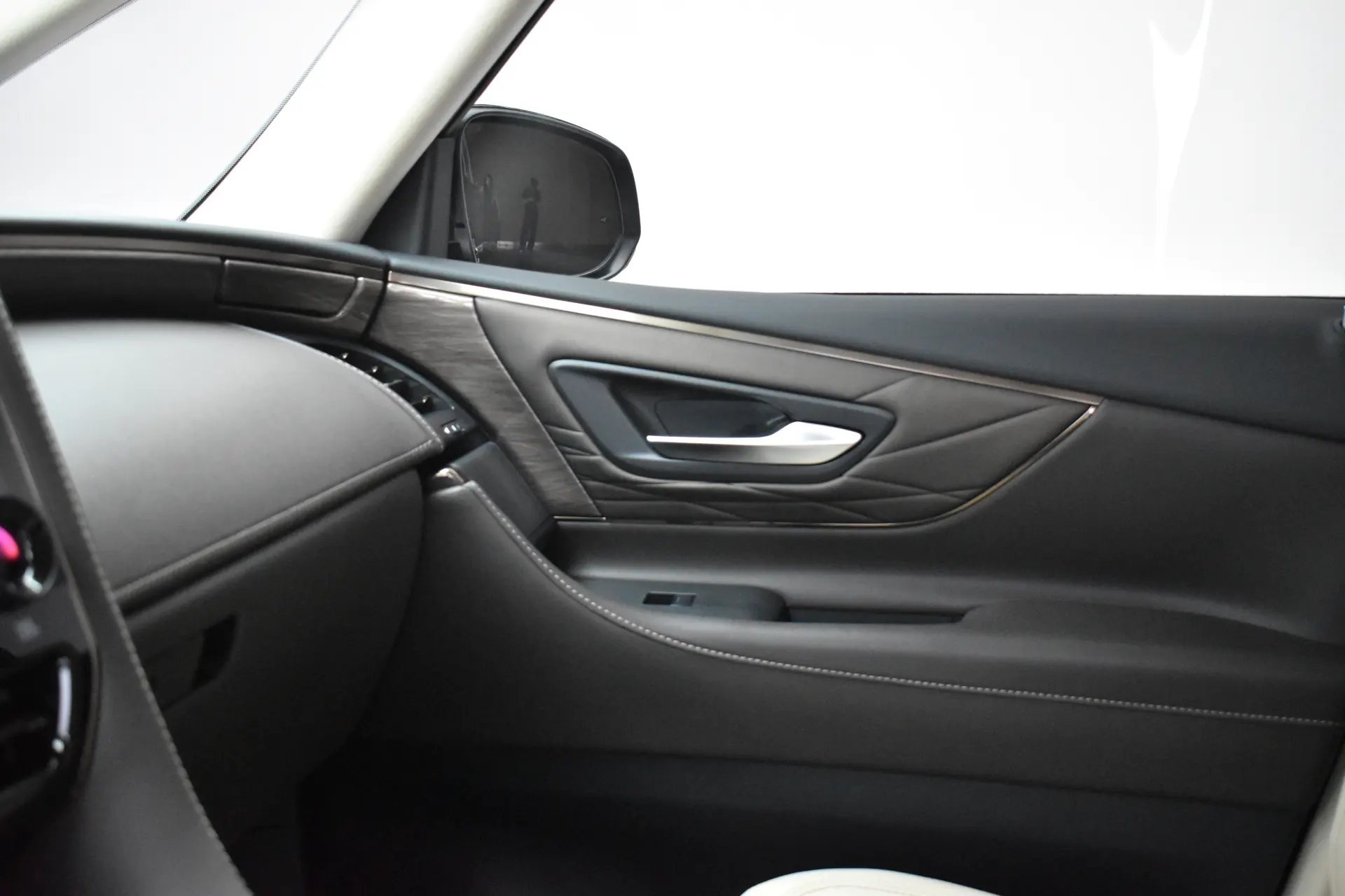 Toyota Vellfire, 2024 все фото