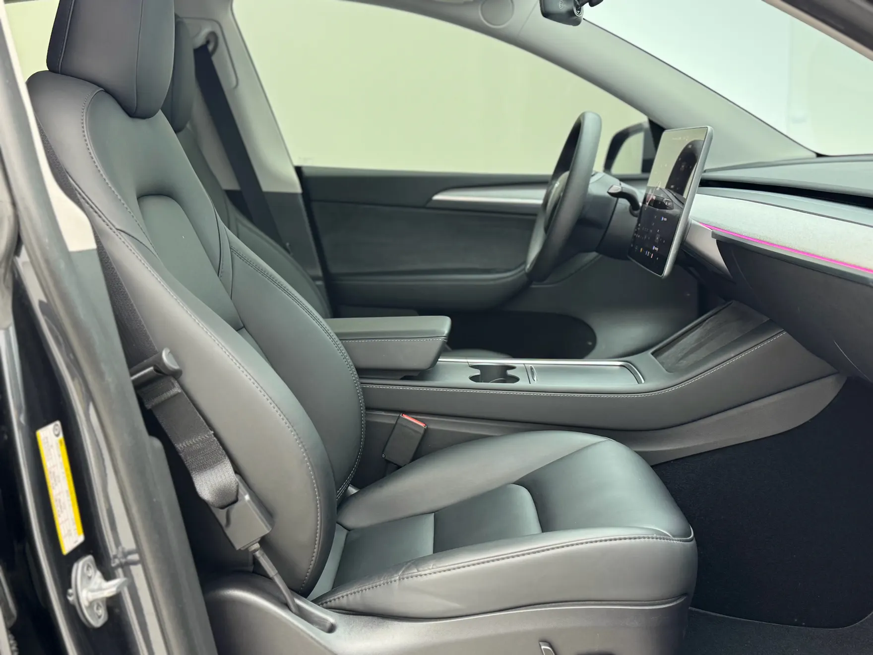 Tesla Model Y, 2024 9