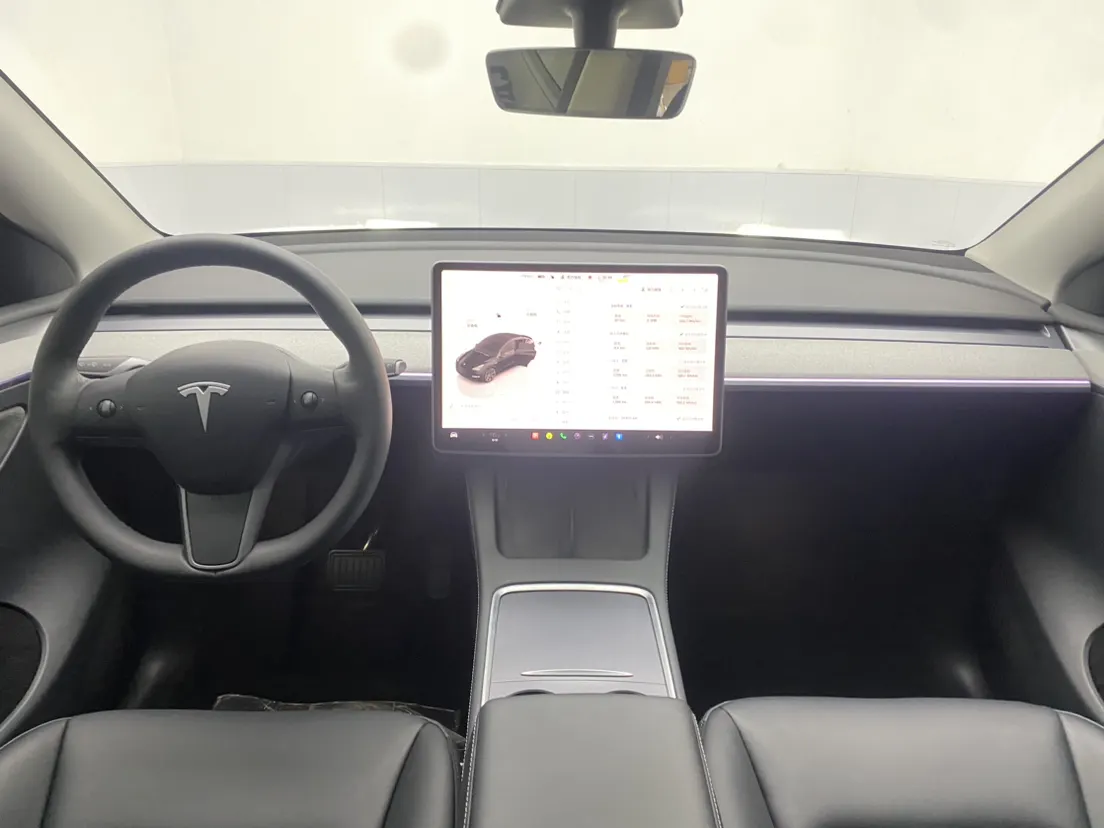 Tesla Model Y, 2023 13