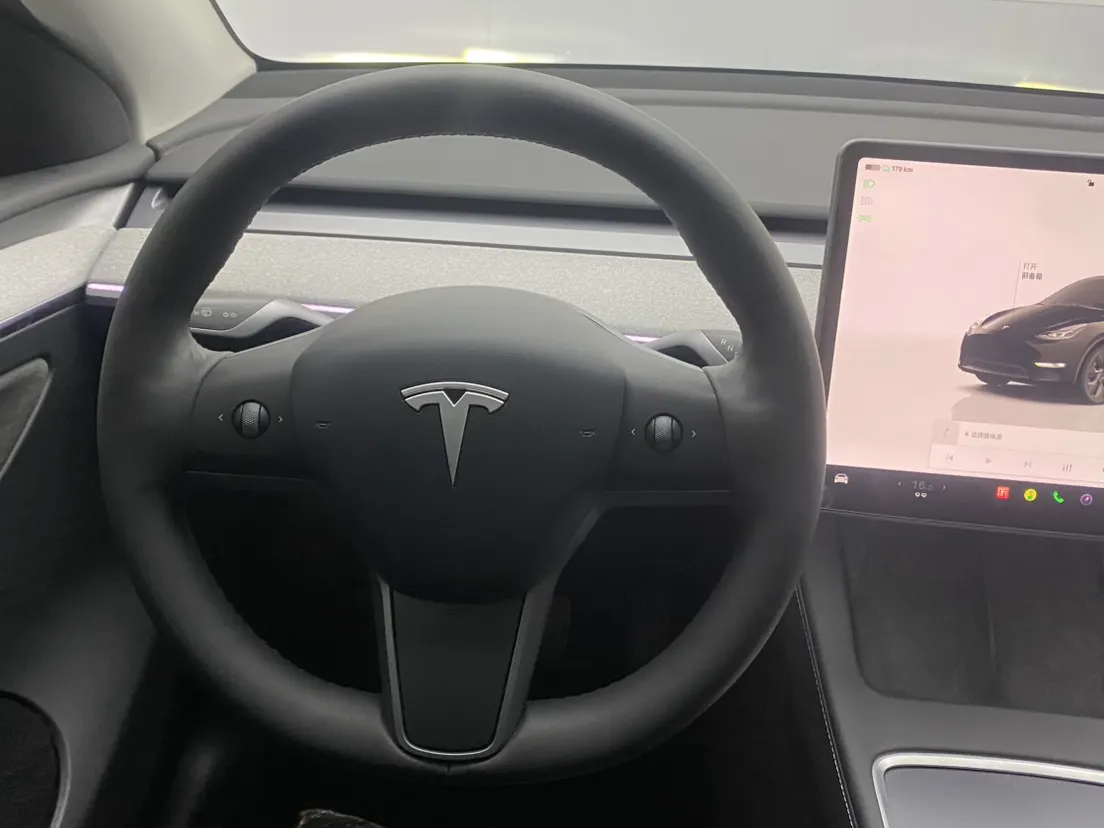 Tesla Model Y, 2023 14