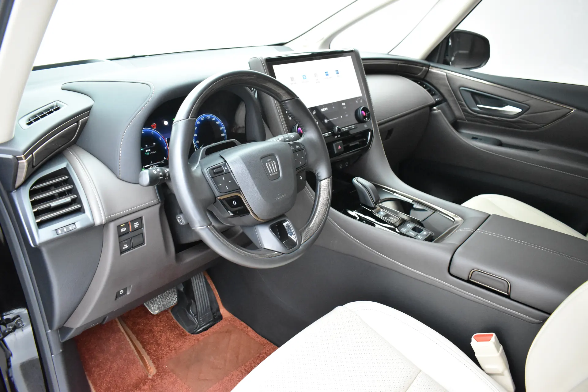 Toyota Vellfire, 2024 10