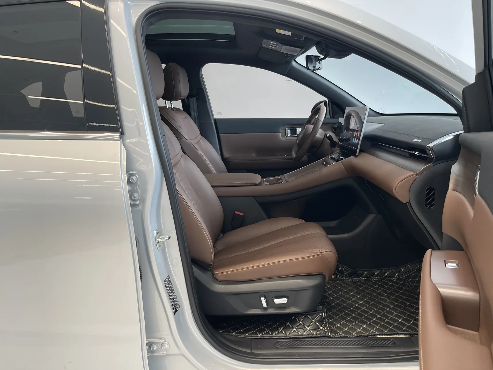 Wuling Starlight, 2024 14