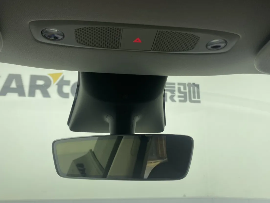Tesla Model Y, 2023 28