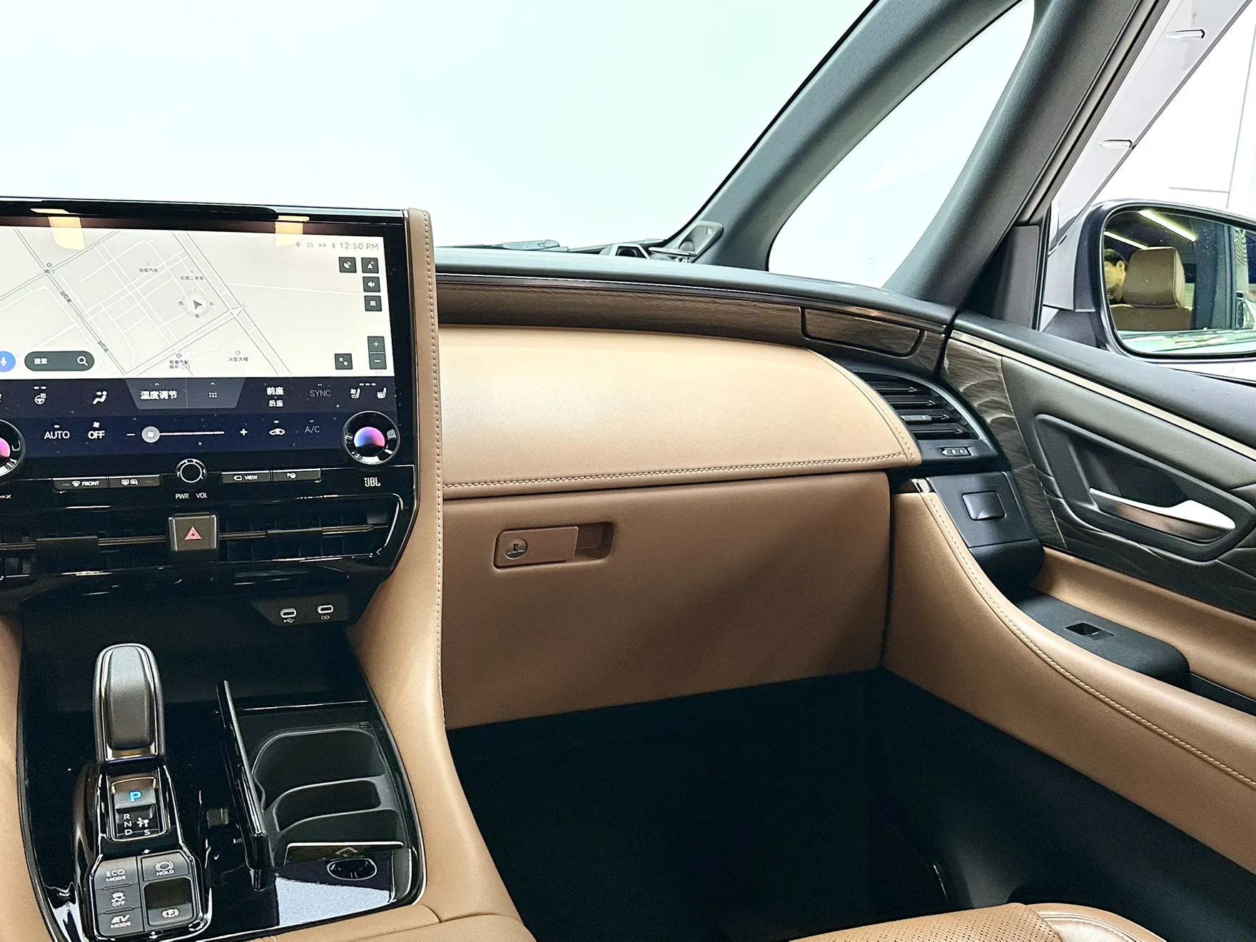 Toyota Alphard, 2025 16