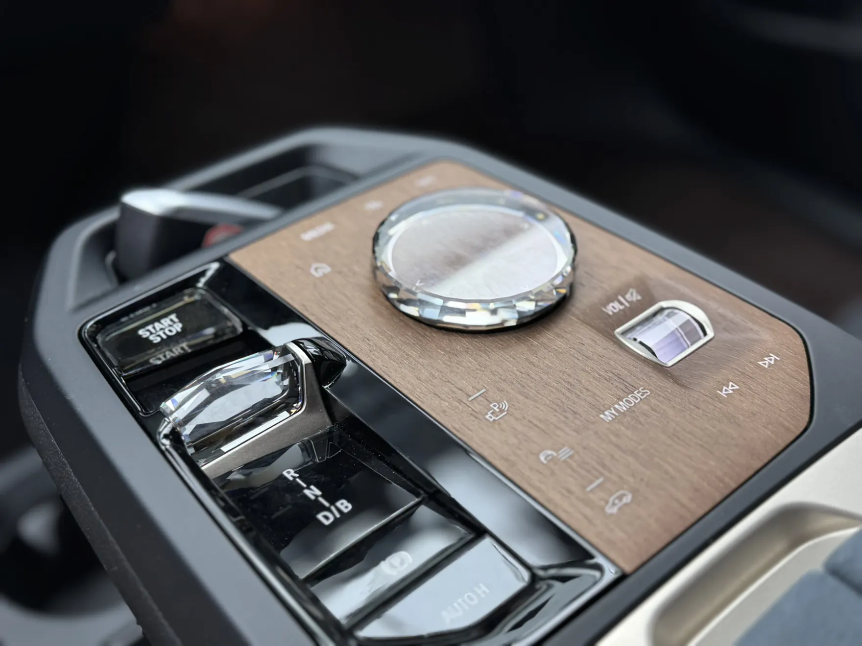 BMW iX, 2024 12