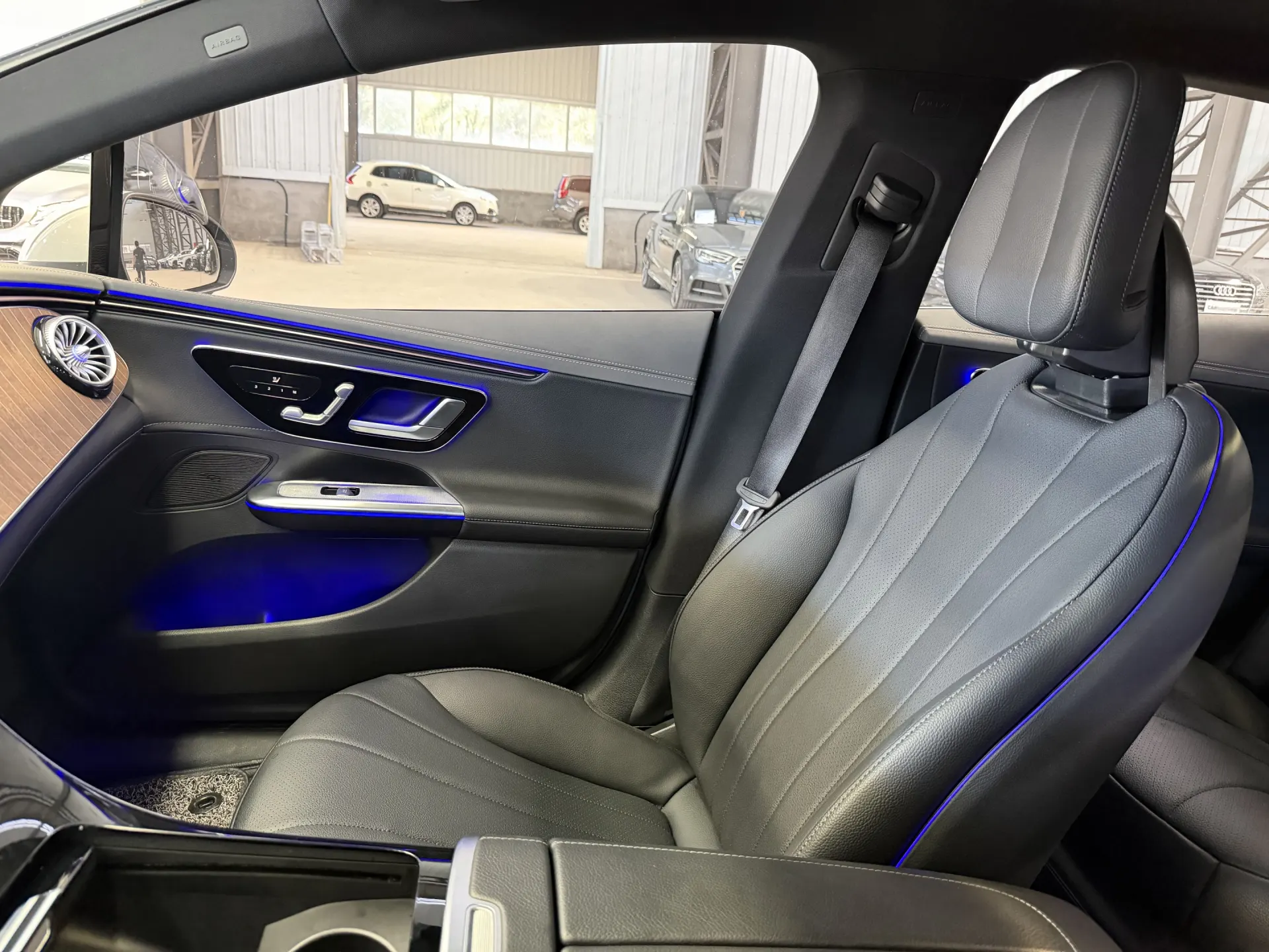 Mercedes-Benz EQE, 2023 14