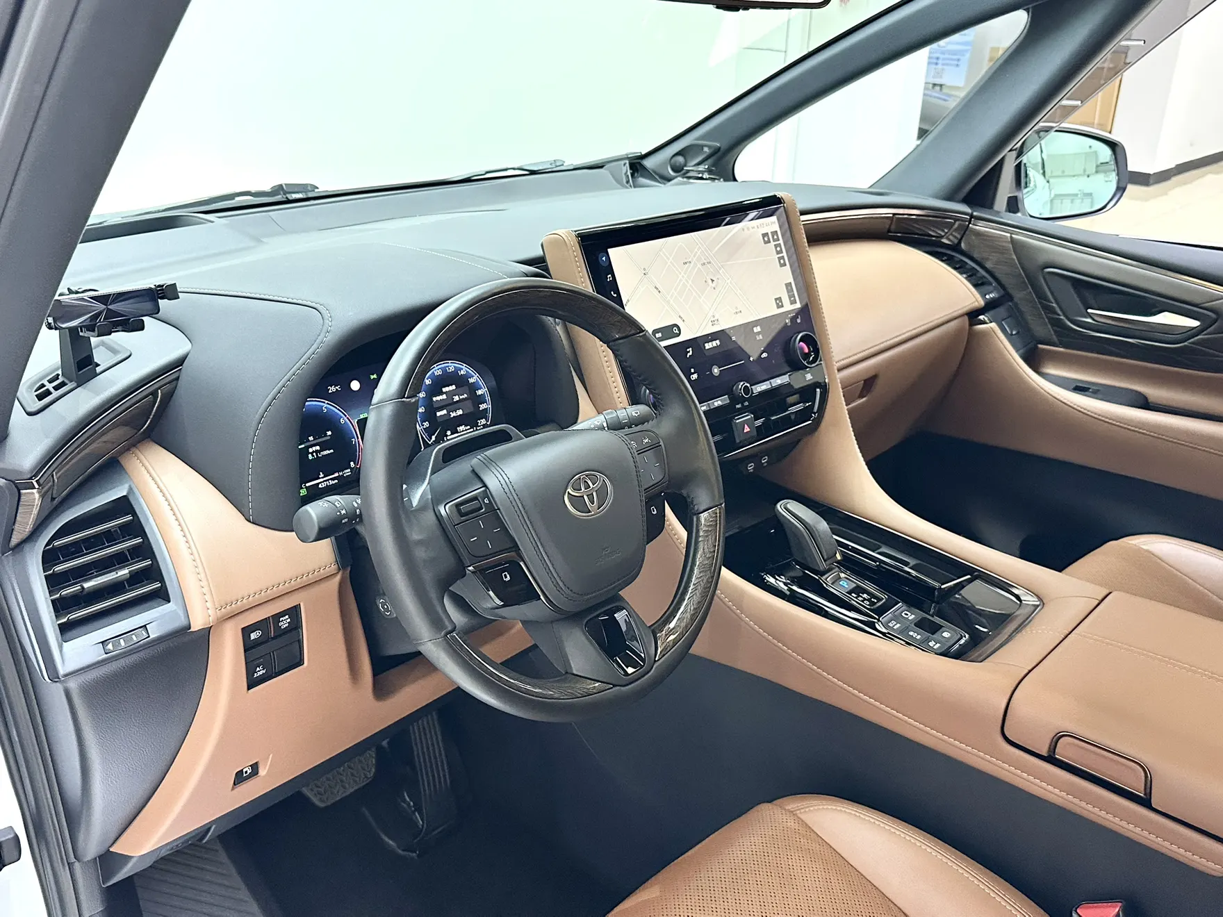 Toyota Alphard, 2025 19