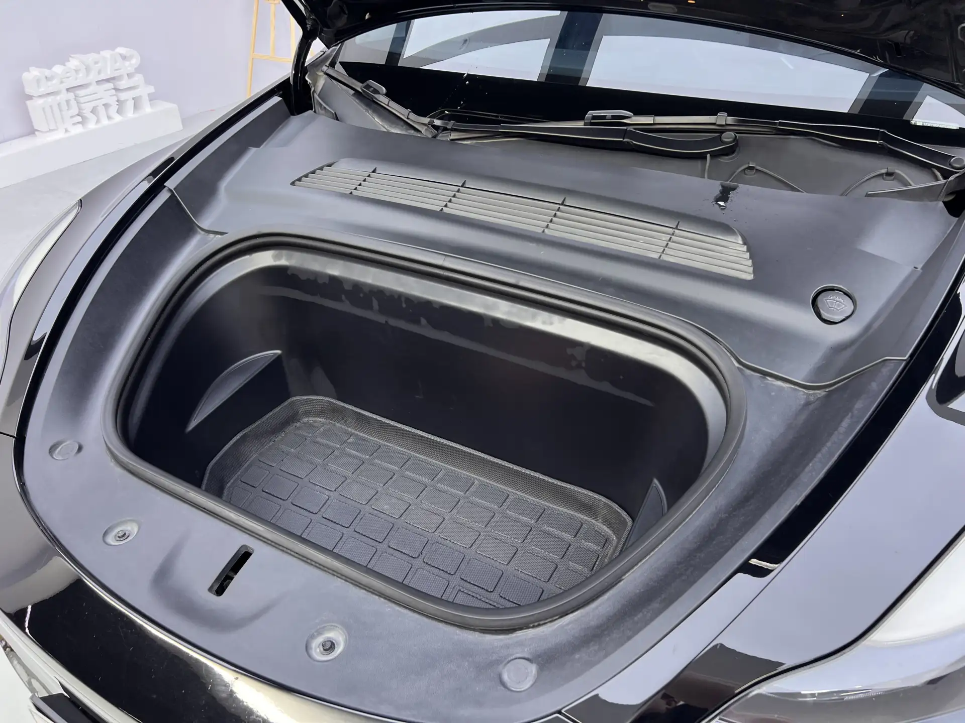 Tesla Model Y, 2023 12