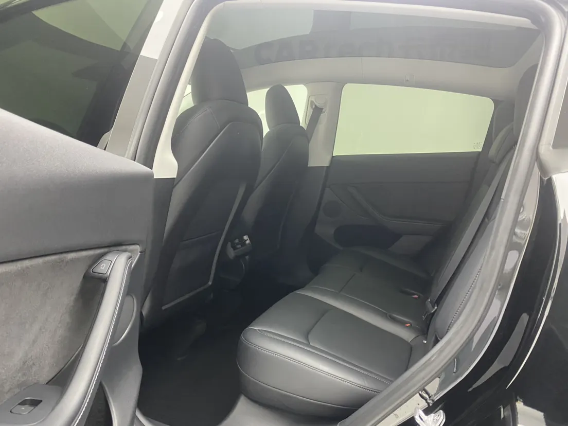 Tesla Model Y, 2023 19