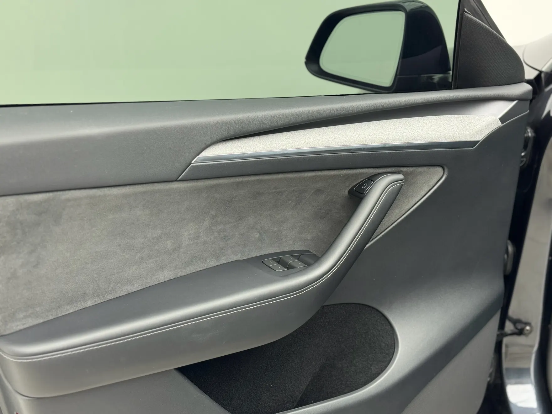 Tesla Model Y, 2024 7