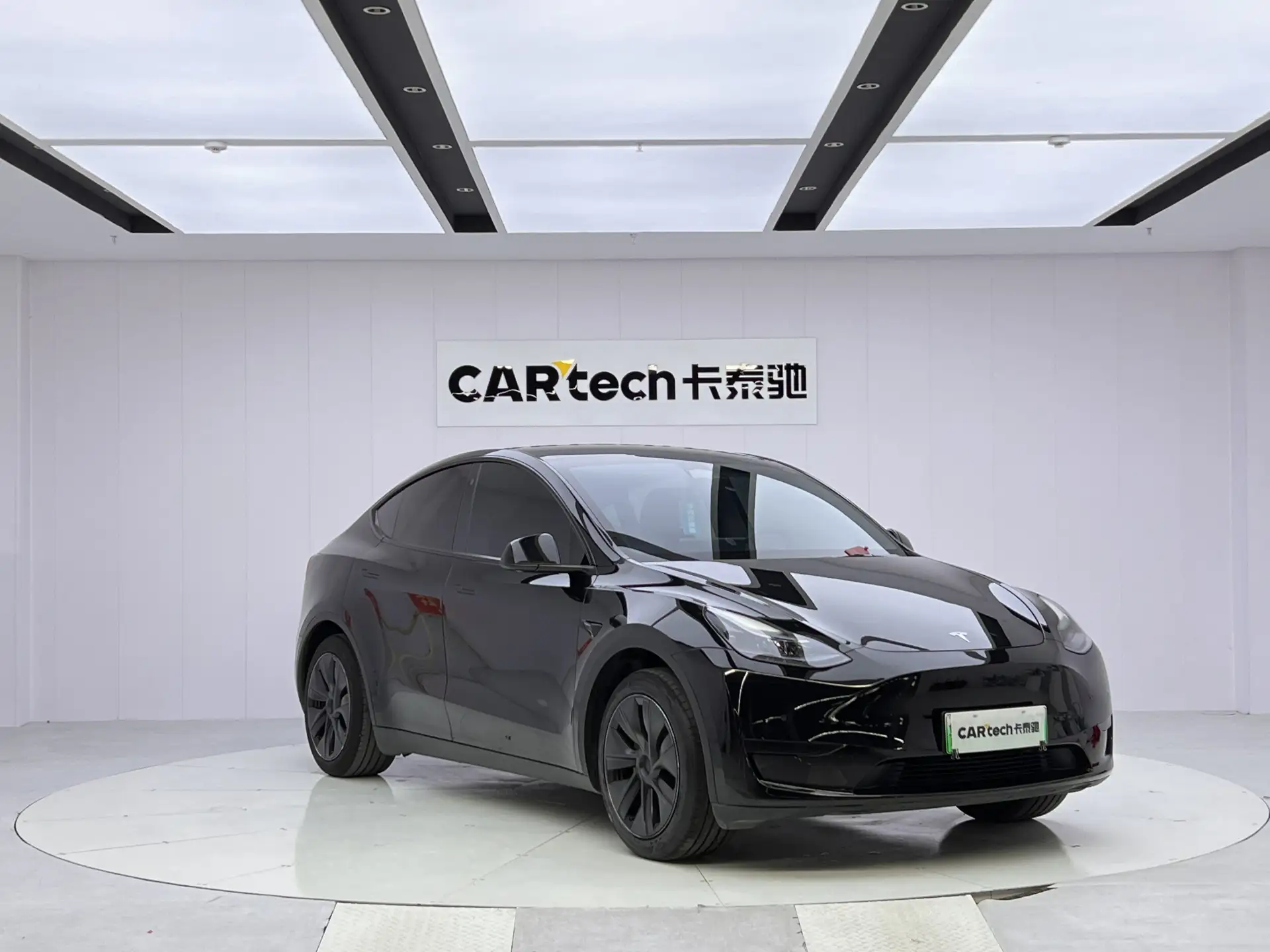 Tesla Model Y, 2023 2